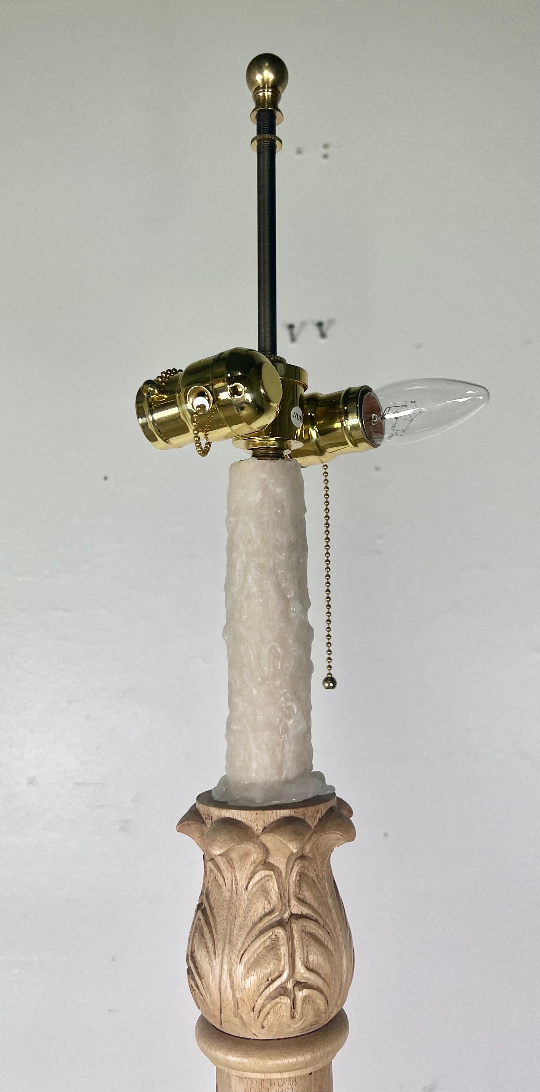 19. Jahrhundert Französisch geschnitzt gestrandet Nussbaum Stehlampe im Angebot 6