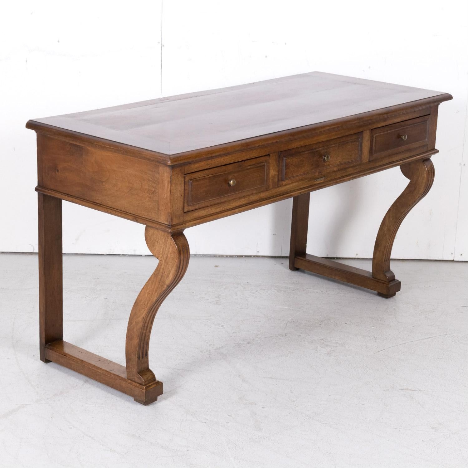 19th C. French Charles X Period Walnut Console w/Drawers for Vachon-Bavoux & Cie In Good Condition For Sale In Birmingham, AL