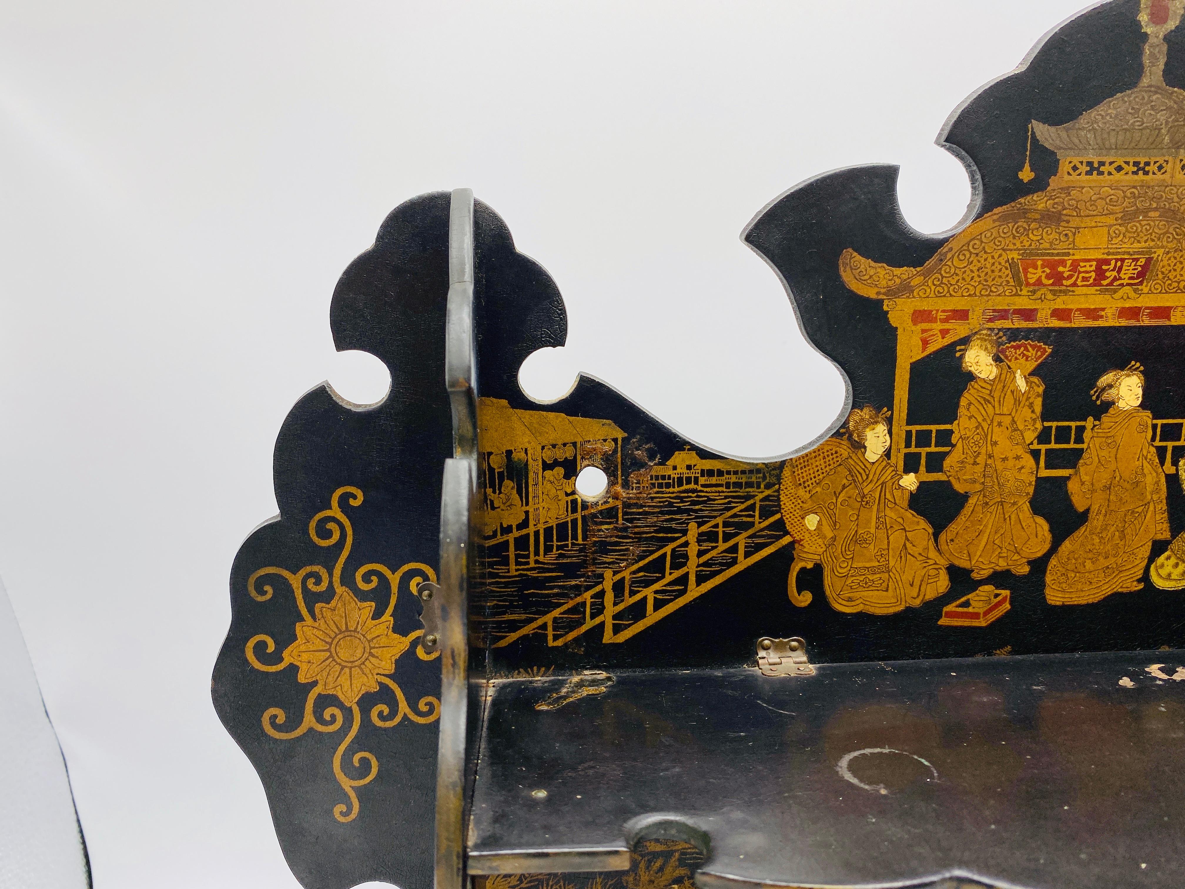 Hand-Crafted French Chinoiserie Papier Mâché Shelf with an Ornate Pagoda Motif, 19th Century For Sale