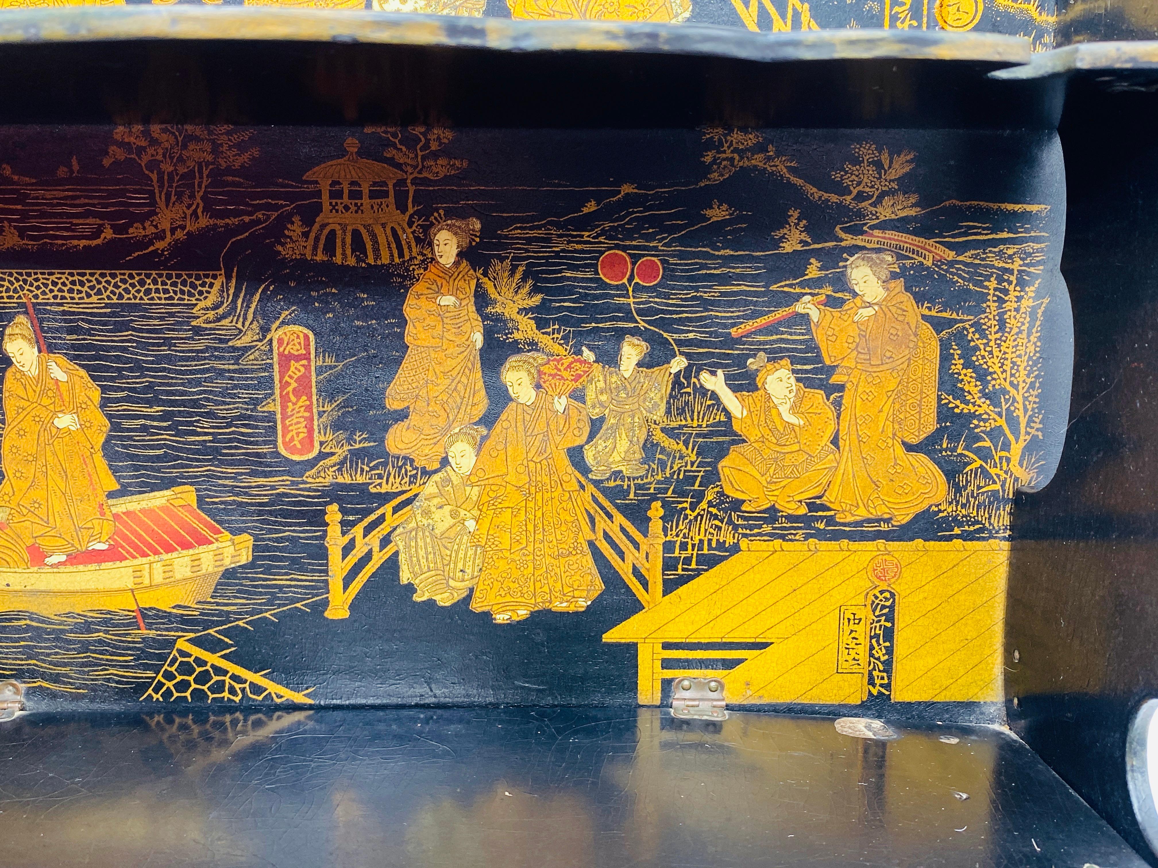 French Chinoiserie Papier Mâché Shelf with an Ornate Pagoda Motif, 19th Century For Sale 2
