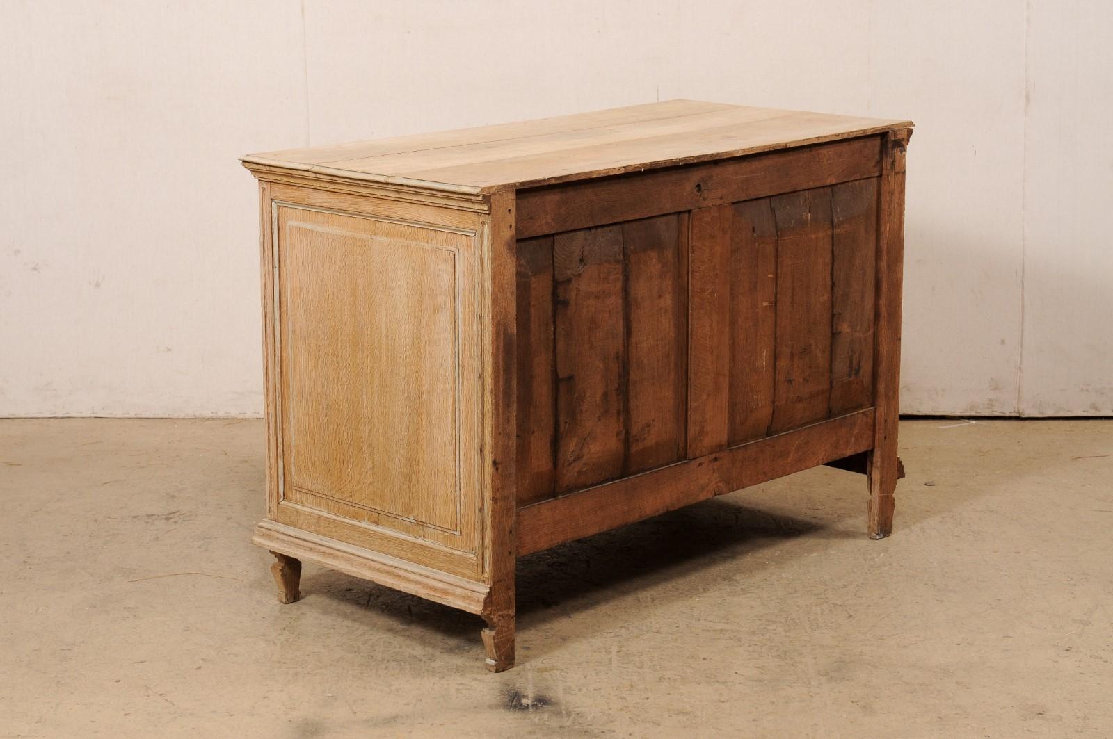 19th C. French Commode w/ Beautifully Detailed Drawer Fronts For Sale 5