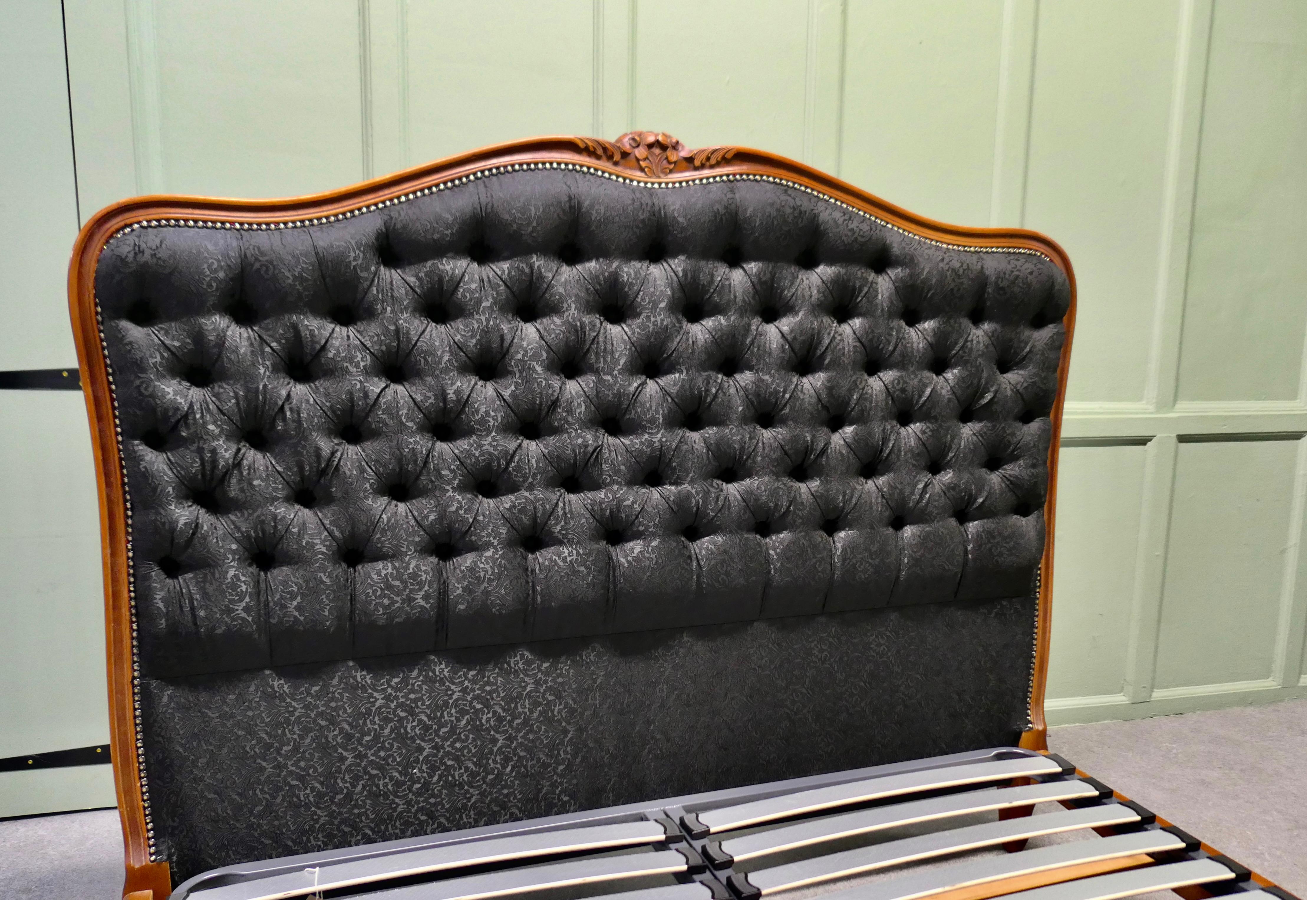 XIXe siècle A.I.C.C. lit double en corbielle du 19e siècle   Il s'agit d'un lit Corbielle très impressionnant en vente