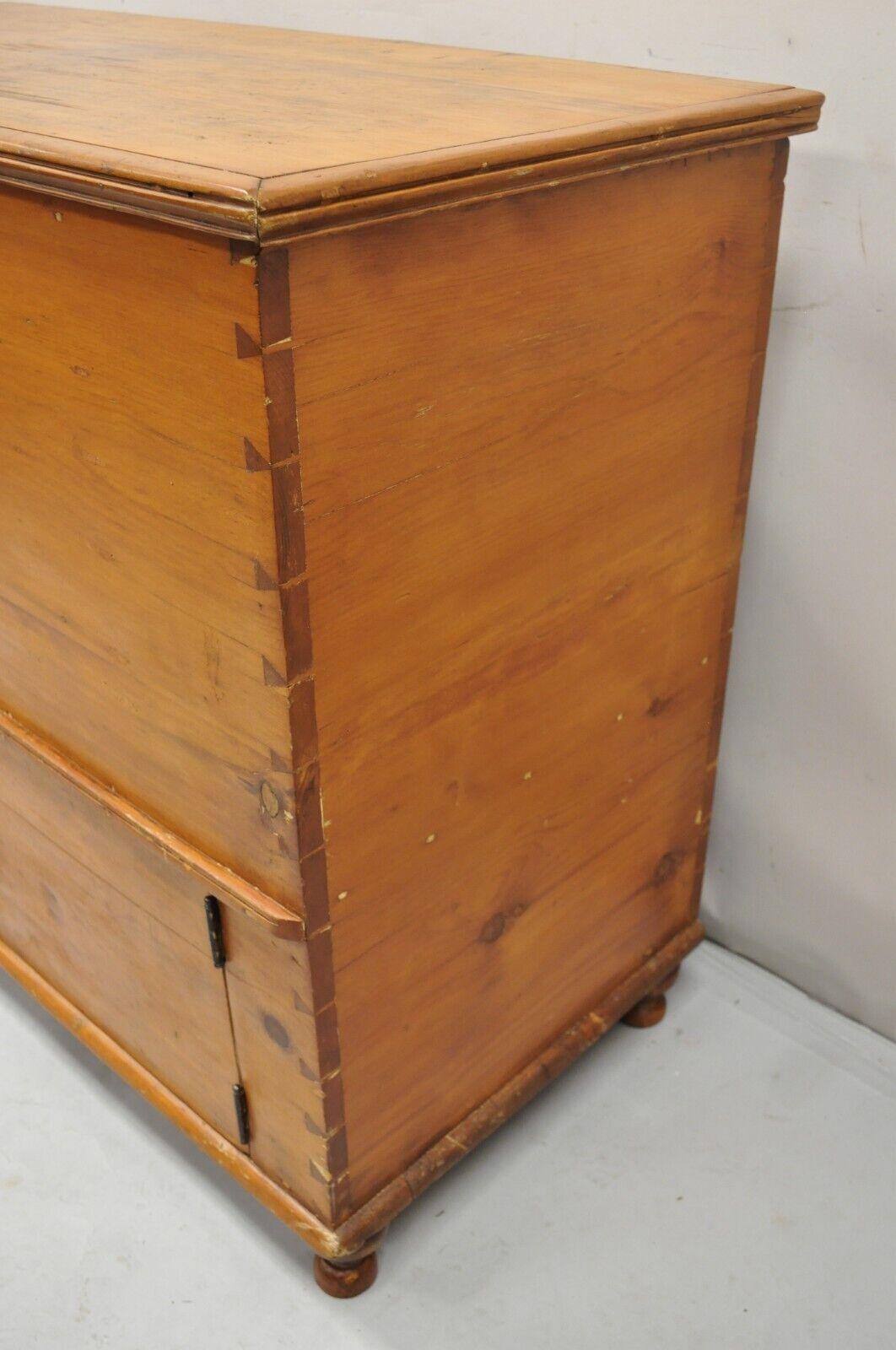 19th C. French Country Primitive Pine Wood 2 Tier Dovetailed Farmhouse Dough Box For Sale 2