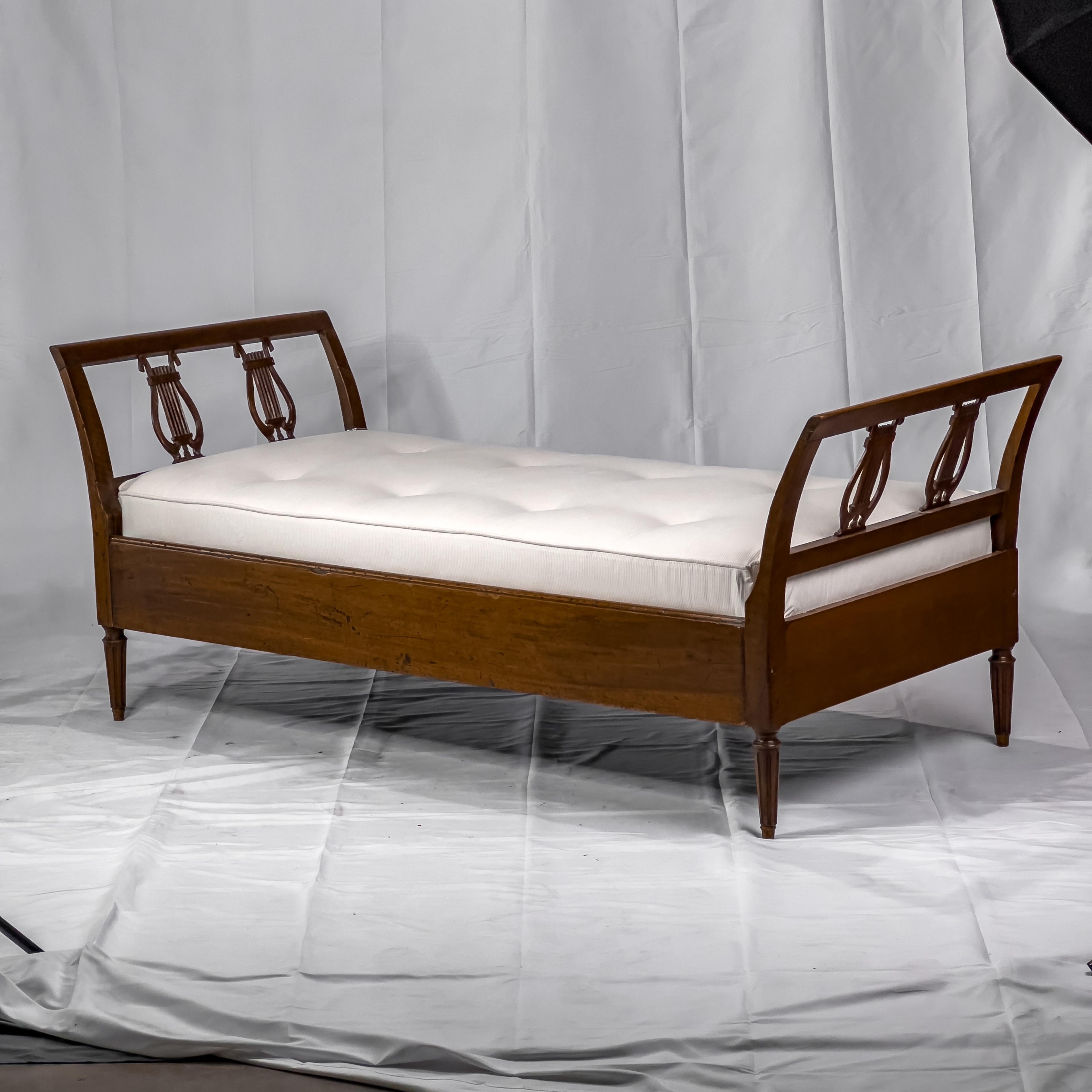 Louis XVI 19th c. French Daybed For Sale