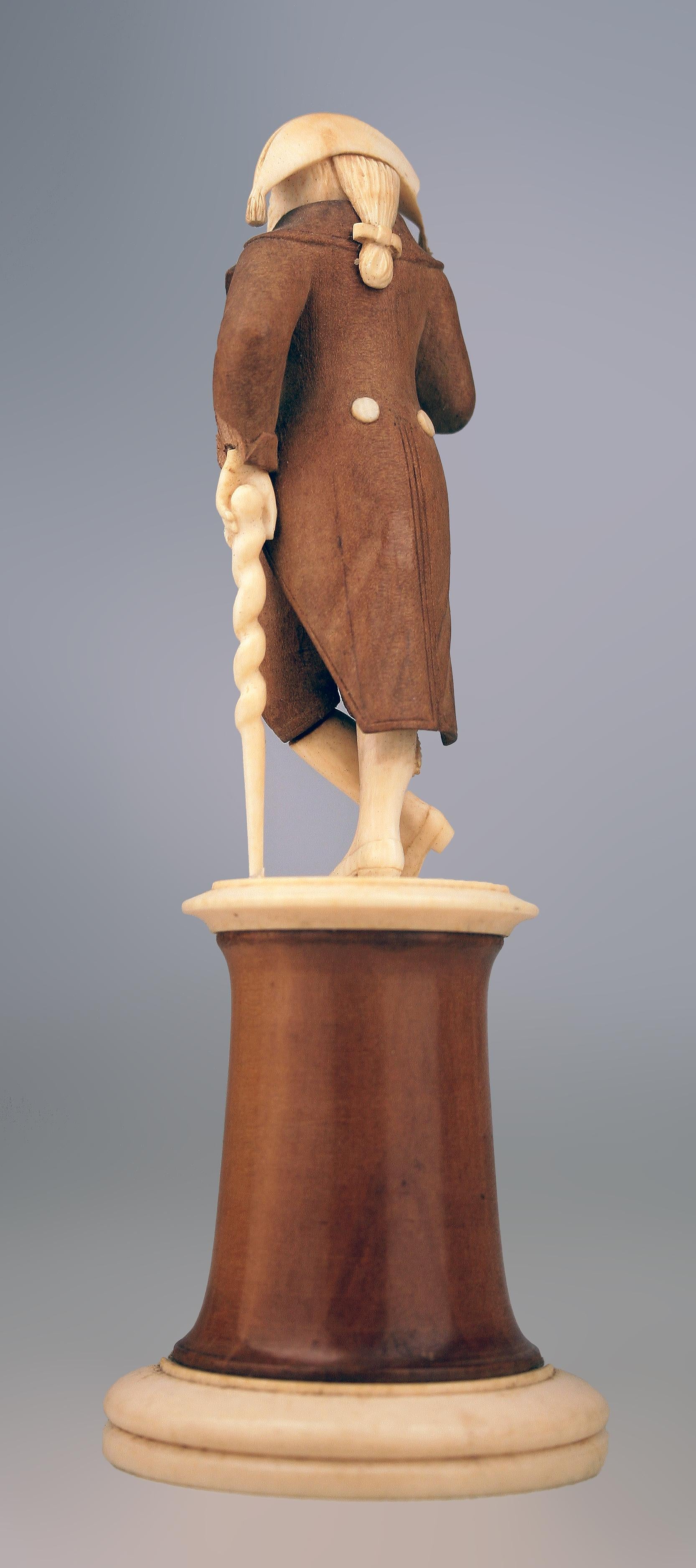 19th C. French Empire Carved Dieppe Wood and Ivory Sculpture of an 'Incroyable' In Good Condition In North Miami, FL