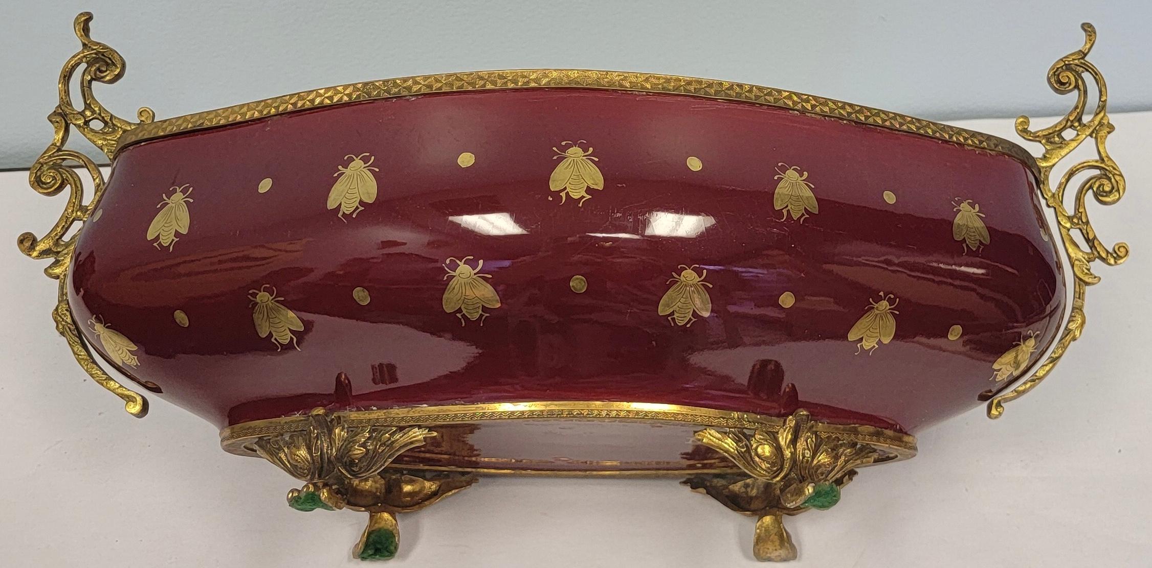 19th C. French Empire Gilt Bronze Jardiniere with Napoleonic Bee Motif In Good Condition For Sale In Kennesaw, GA