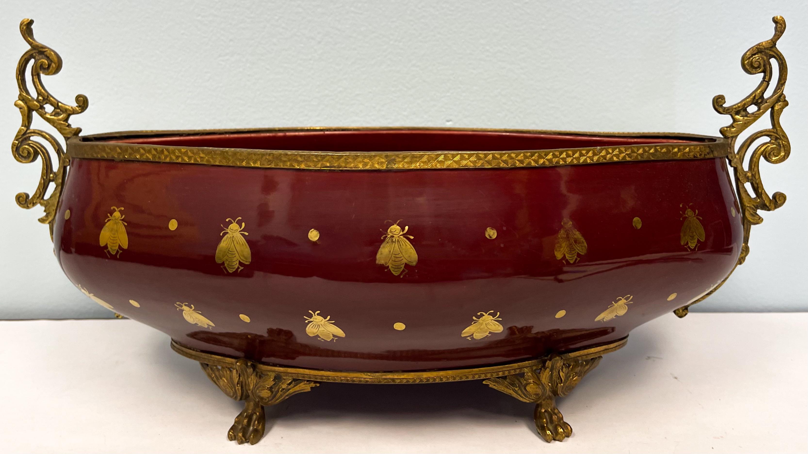 Napoléon III Jardinière de style Empire français du 19e siècle en bronze doré avec motif d'abeille napoléonienne en vente