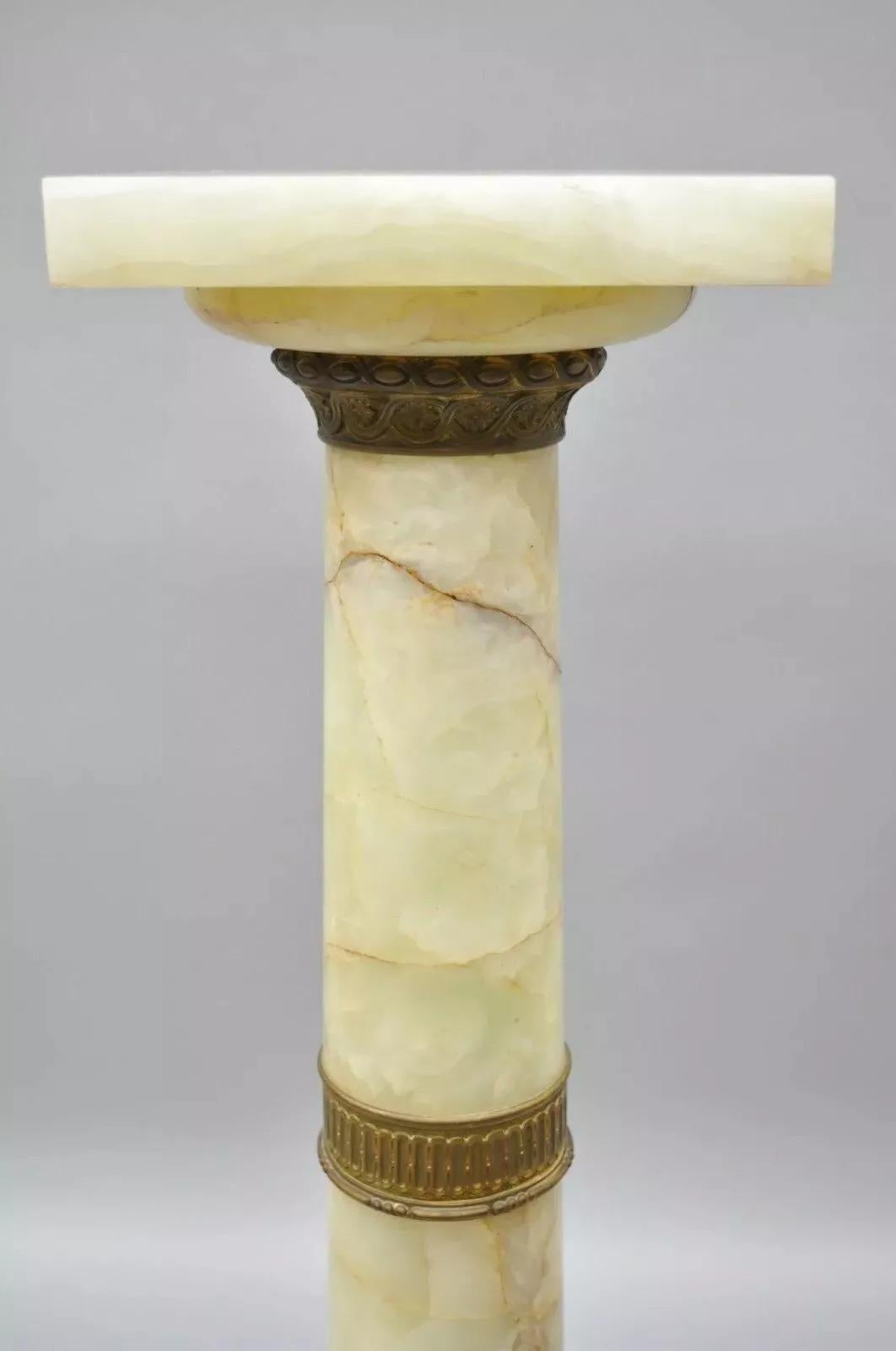 Empire A.I.C. Onyx & Bronze Ormolu Statue Colonne Tournante The Pedestal en vente