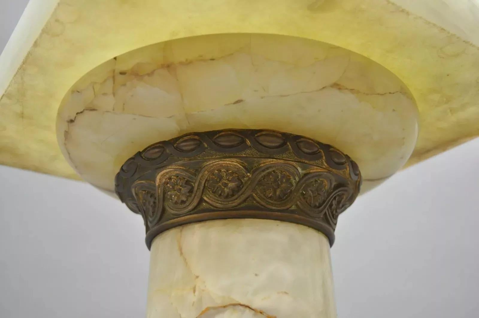 Inconnu A.I.C. Onyx & Bronze Ormolu Statue Colonne Tournante The Pedestal en vente