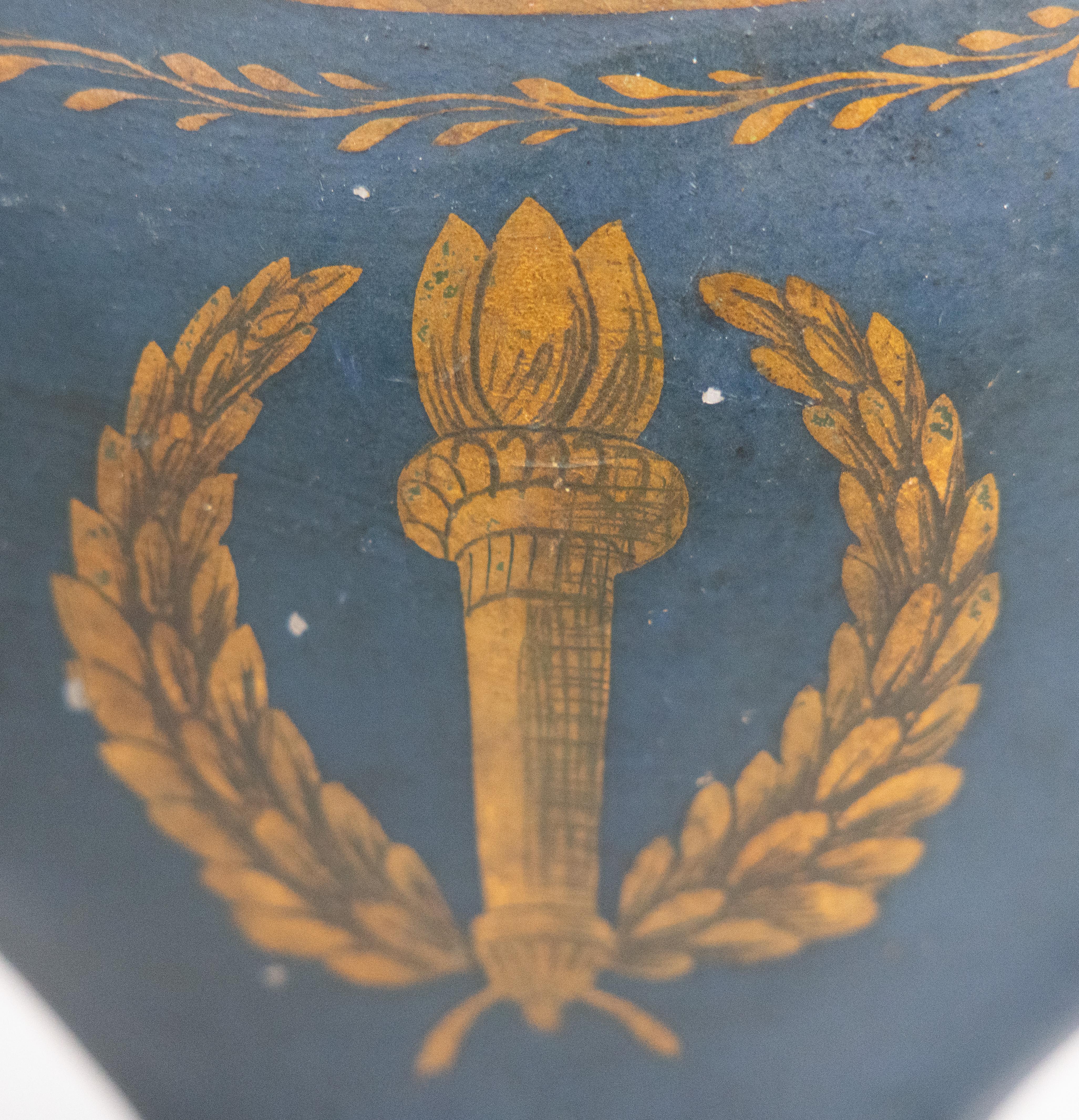 19. Jh. Französisch Empire Tole Pedestal Jardiniere Cachepot Urne mit Bronze Schwäne im Angebot 1