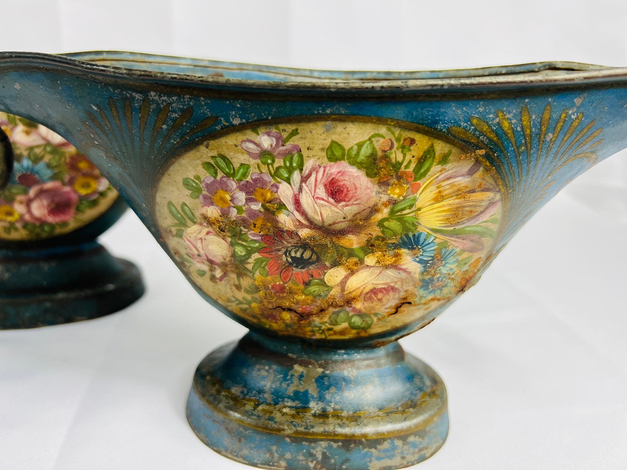 Französische Empire-Blumenkästenurne aus dem 19. Jahrhundert mit Blumenfarbe und Zinnsockel Jardiniere-Blumenkästen im Angebot 2