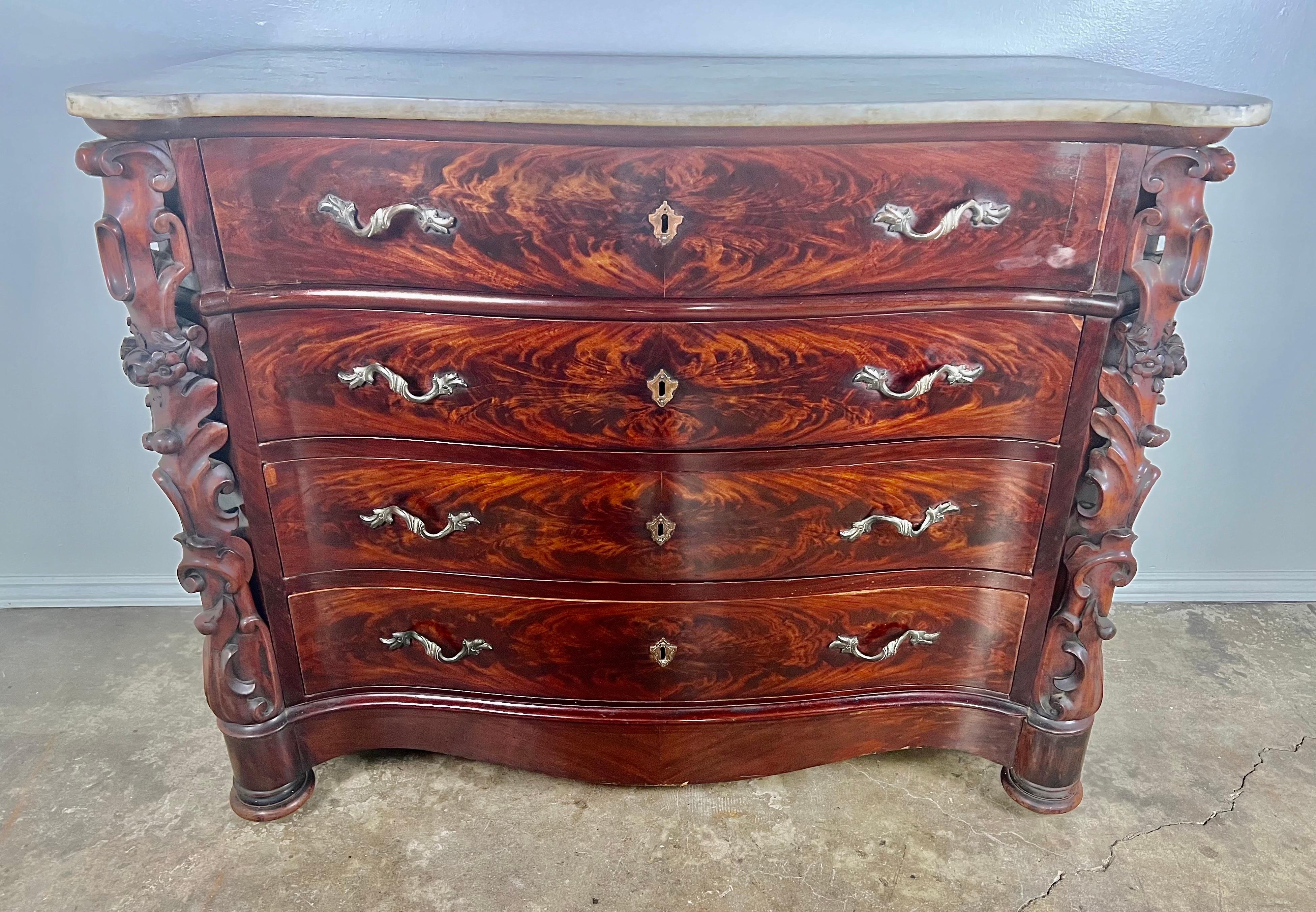 19th Century English Feathered Mahogany '4' Drawer Commode In Good Condition For Sale In Los Angeles, CA