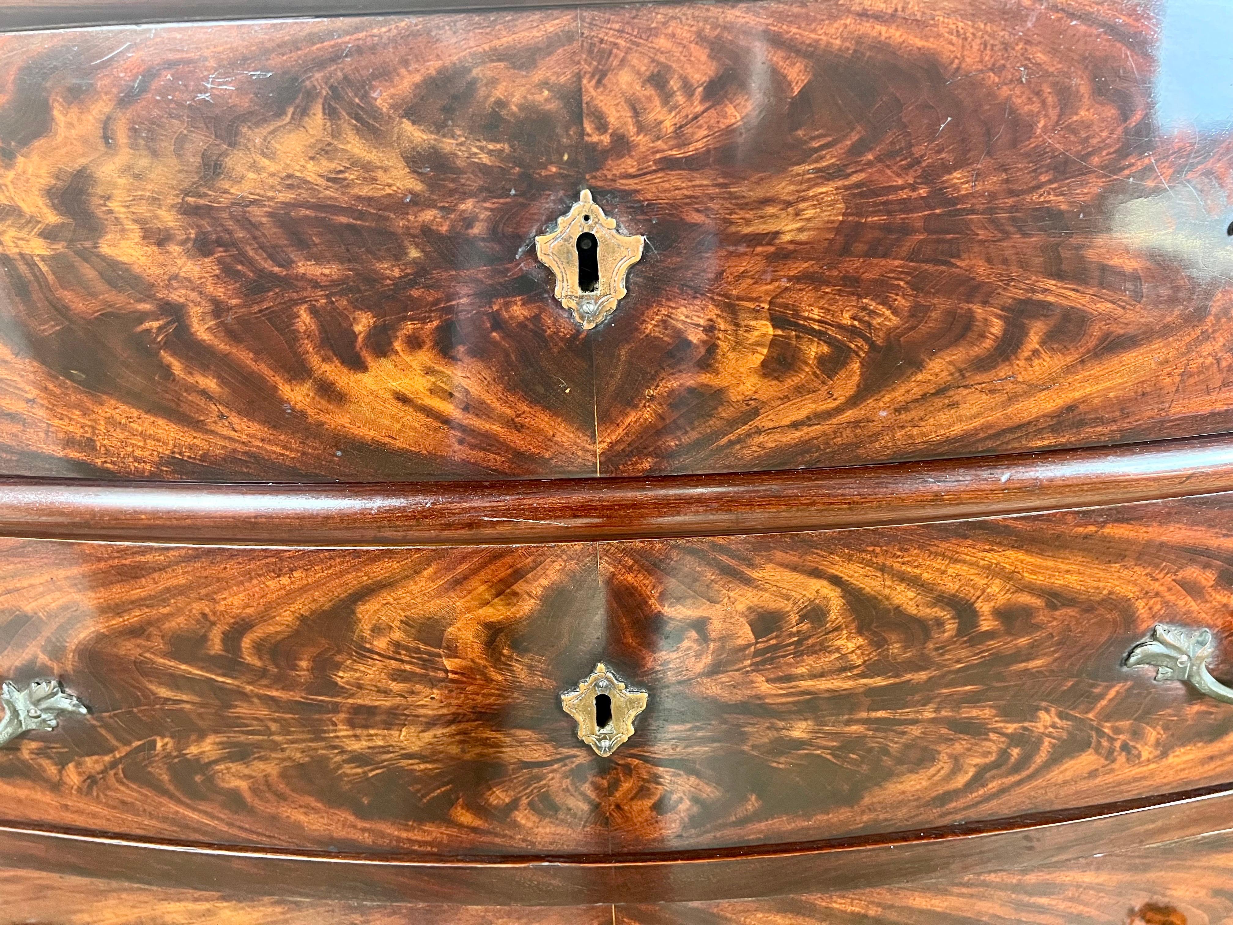 19th Century English Feathered Mahogany '4' Drawer Commode For Sale 1