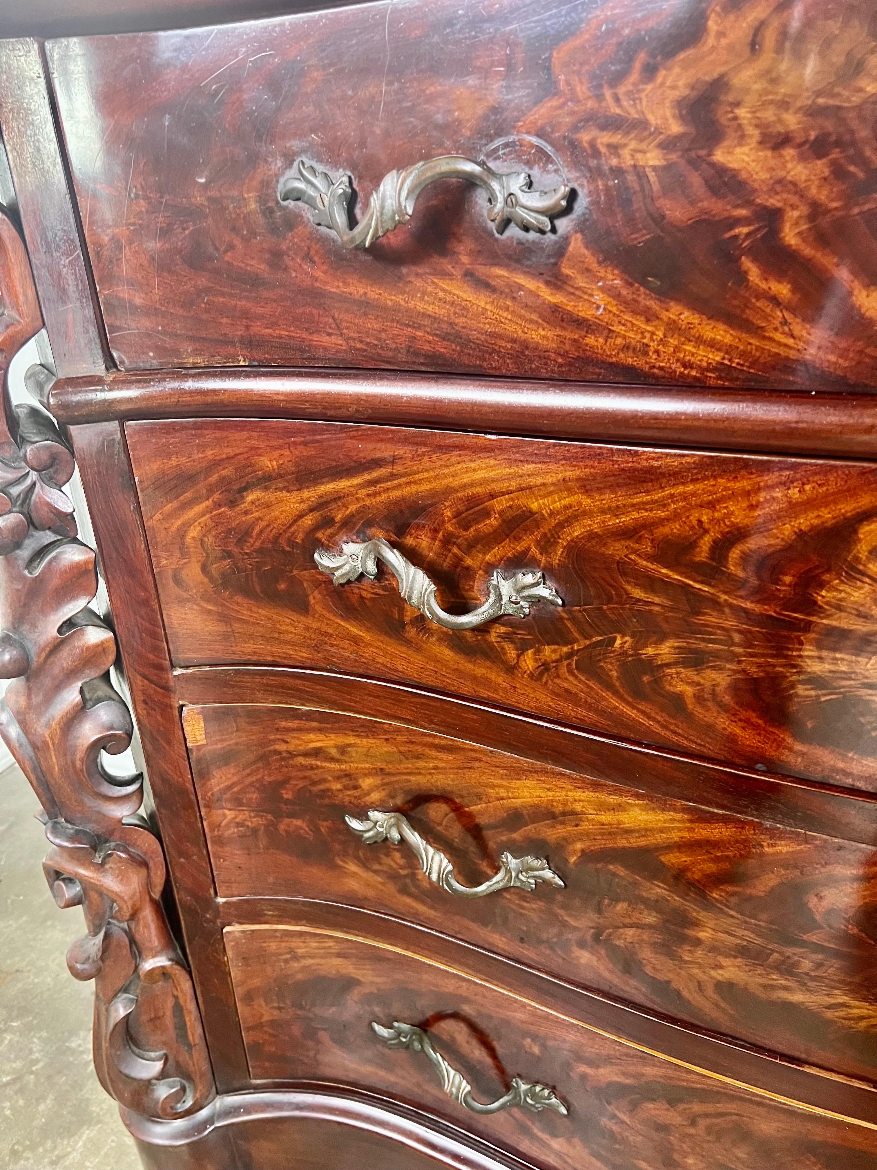 19th Century English Feathered Mahogany '4' Drawer Commode For Sale 2