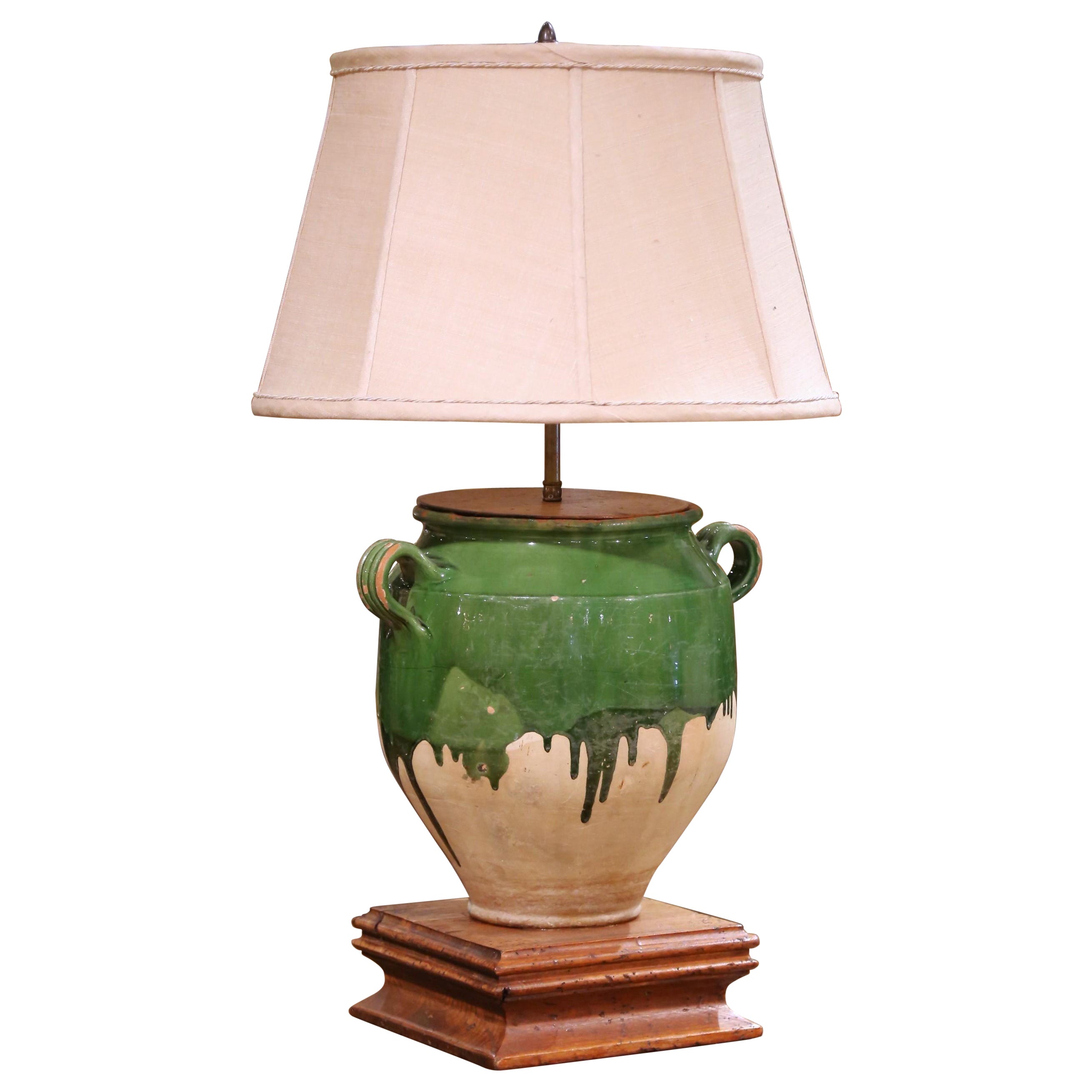 19. Jh. Französische grün glasierte Confit-Topf-Tischlampe mit maßgefertigtem Schirm und Endstück im Angebot