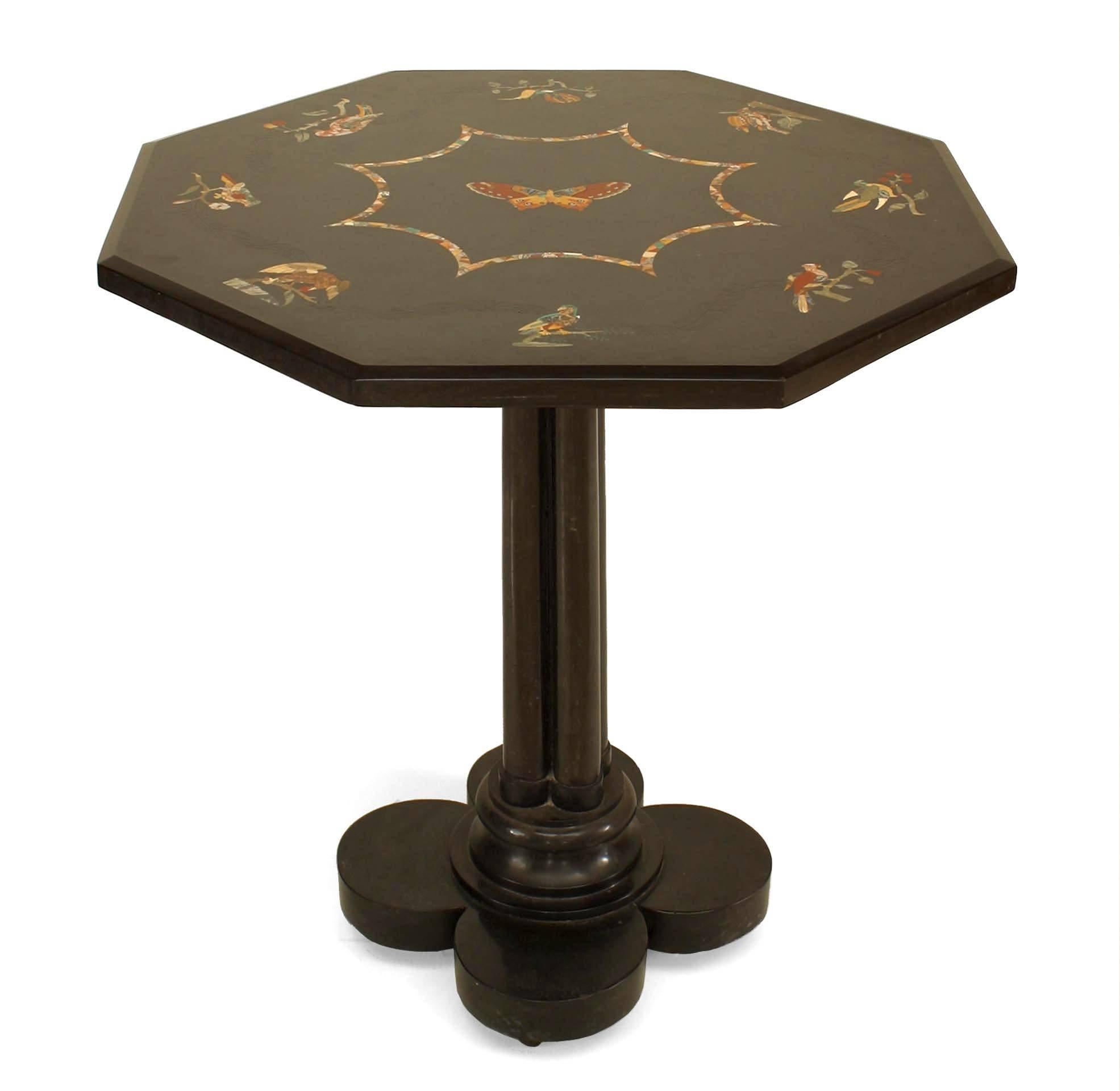Table d'appoint victorienne française en marbre noir avec un plateau octogonal incrusté de fleurs et d'oiseaux.
