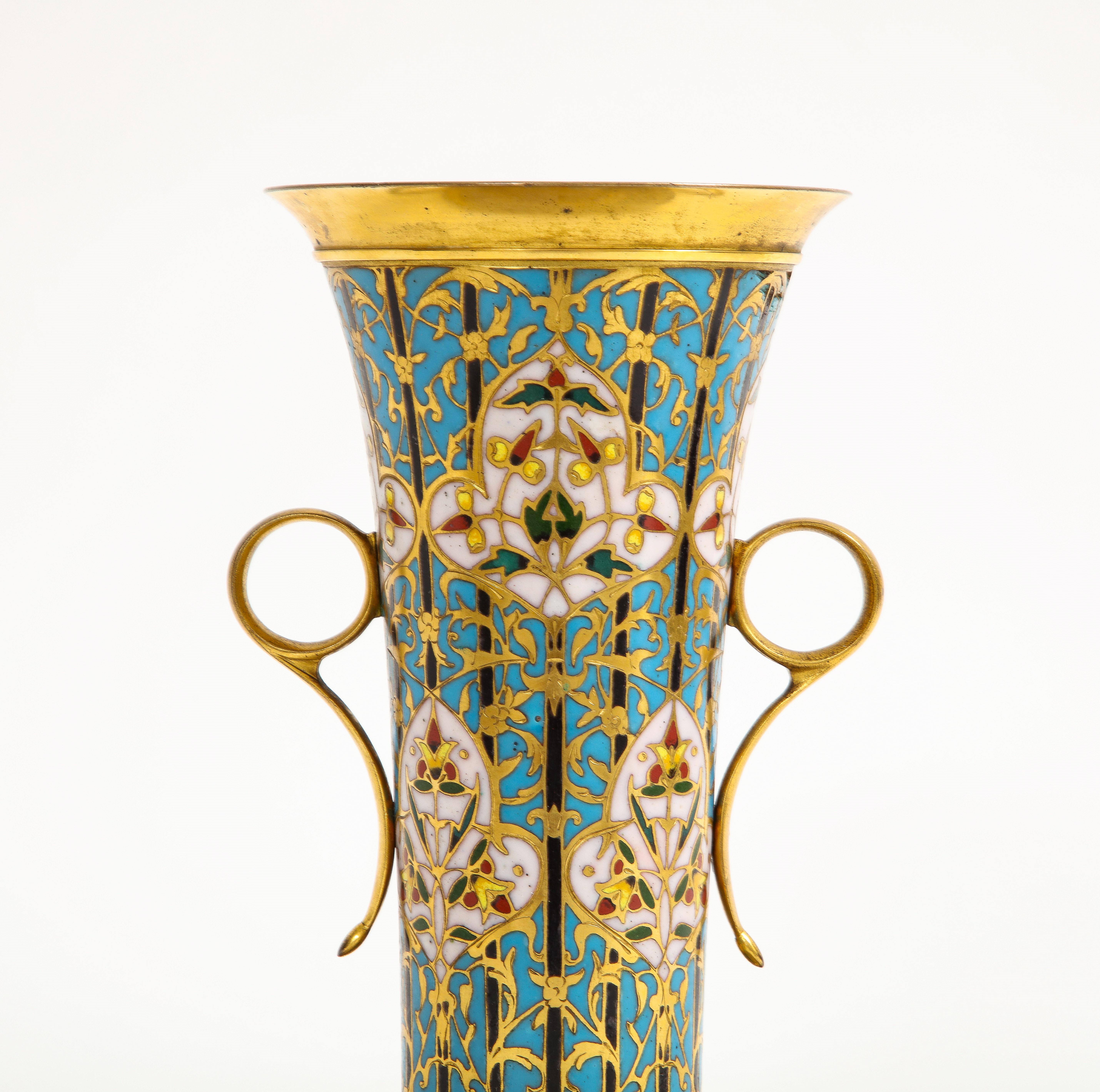 Französische islamische Champleve-Emaille-Vase und Unterteller aus dem 19. Jahrhundert, signiert Barbedienne (Emailliert) im Angebot