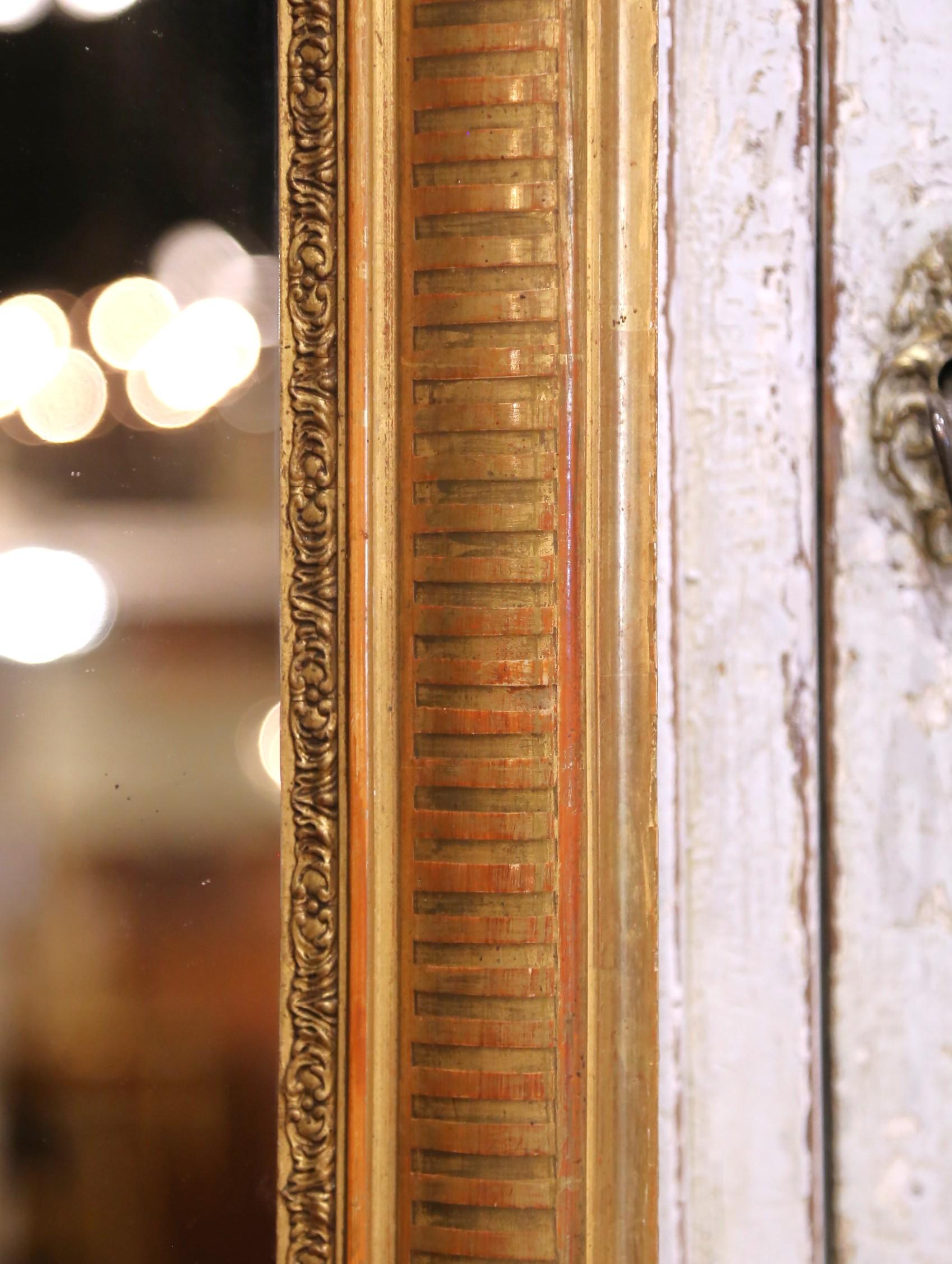 Français A.I.C. Louis Philippe Giltwood Mirror with Stripe Motif and Beaded Trim. en vente