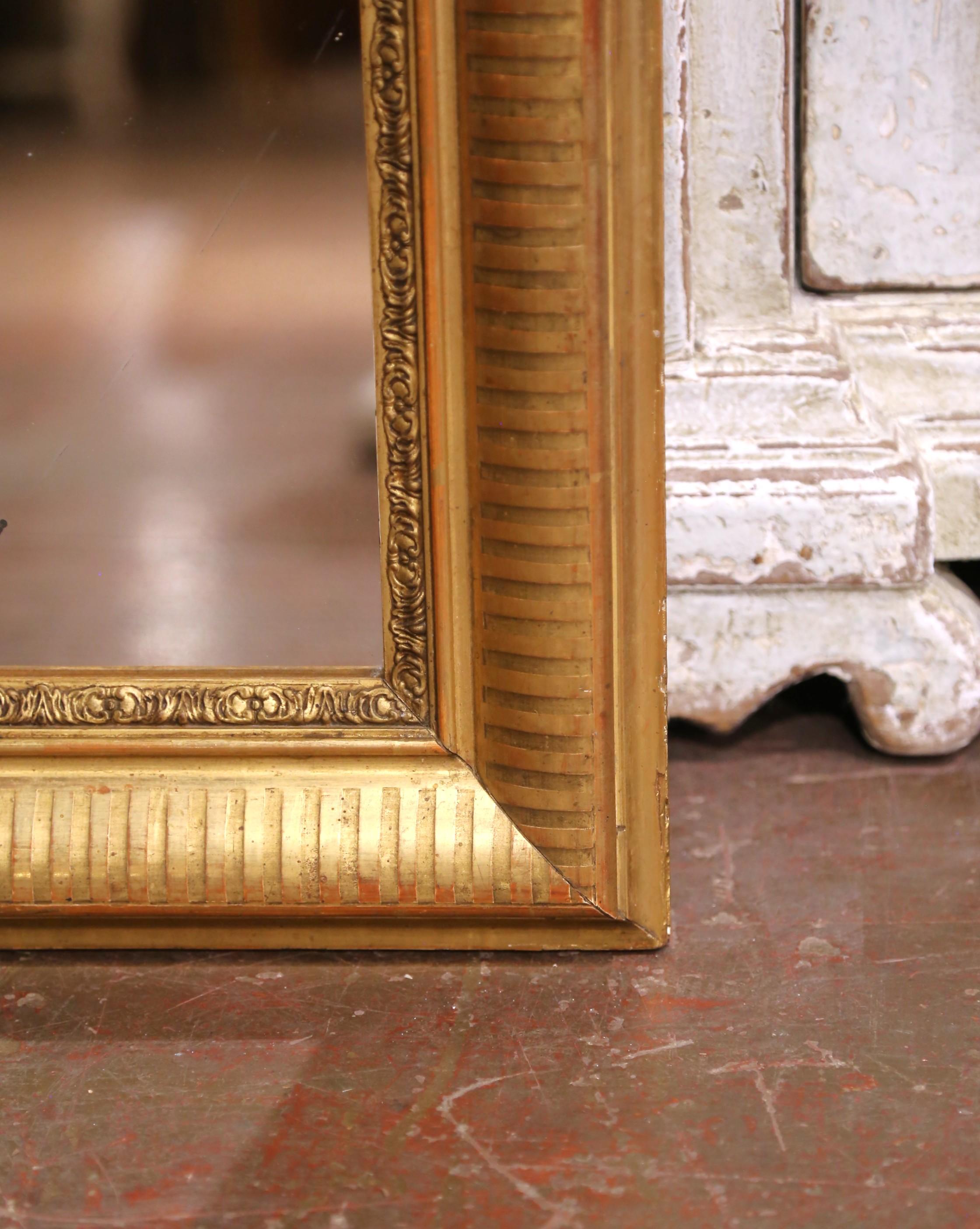 A.I.C. Louis Philippe Giltwood Mirror with Stripe Motif and Beaded Trim. Excellent état - En vente à Dallas, TX
