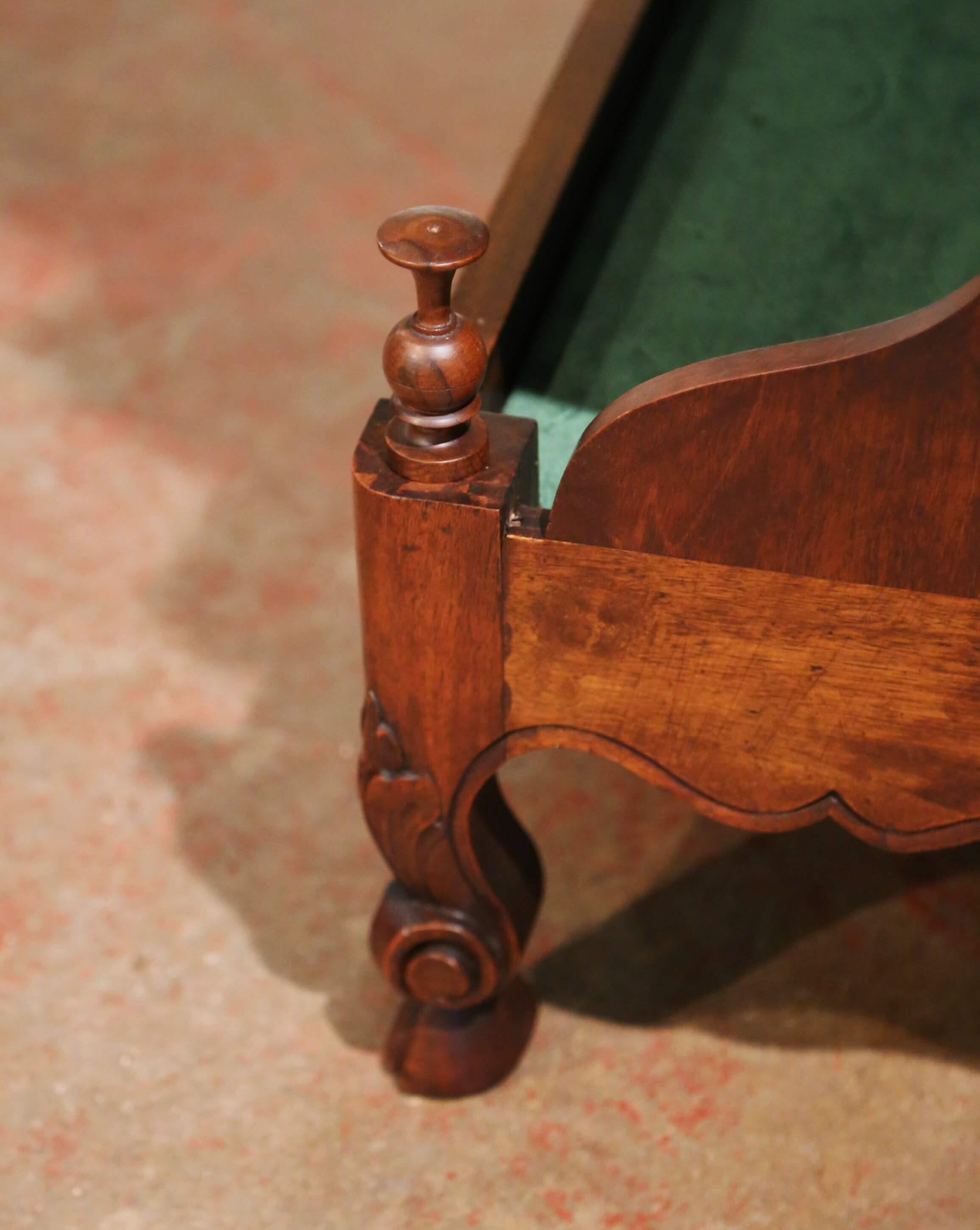 19. Jahrhundert Französisch Louis XV Obstholz Estanier mit geschnitzten Urne und Samt Regale im Angebot 10