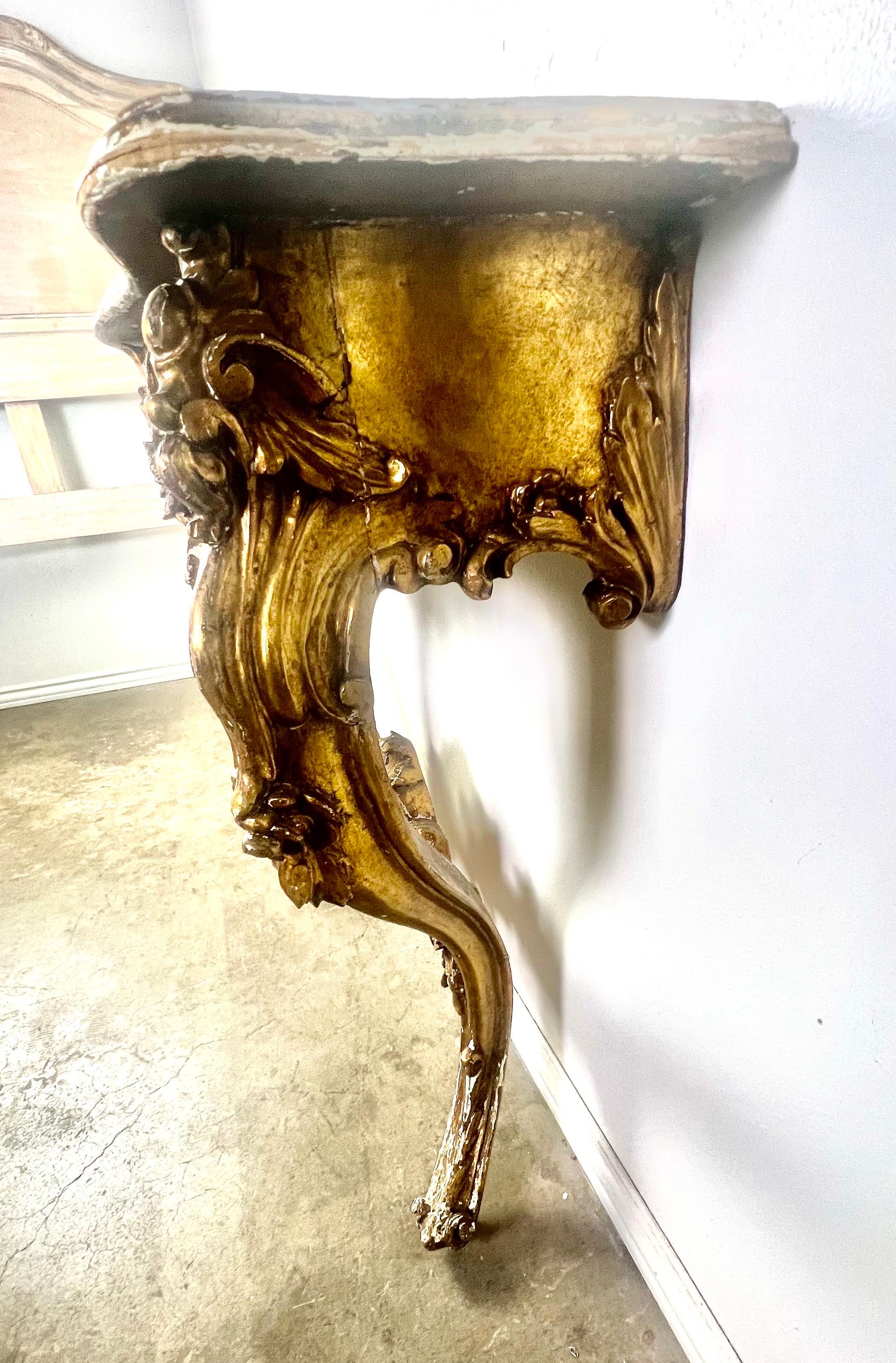 19. Jh. Französische Louis XV-Konsole aus vergoldetem Holz im Angebot 2