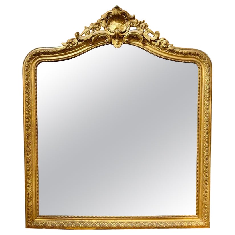 19e s. Miroir français en bois doré de style Louis XV