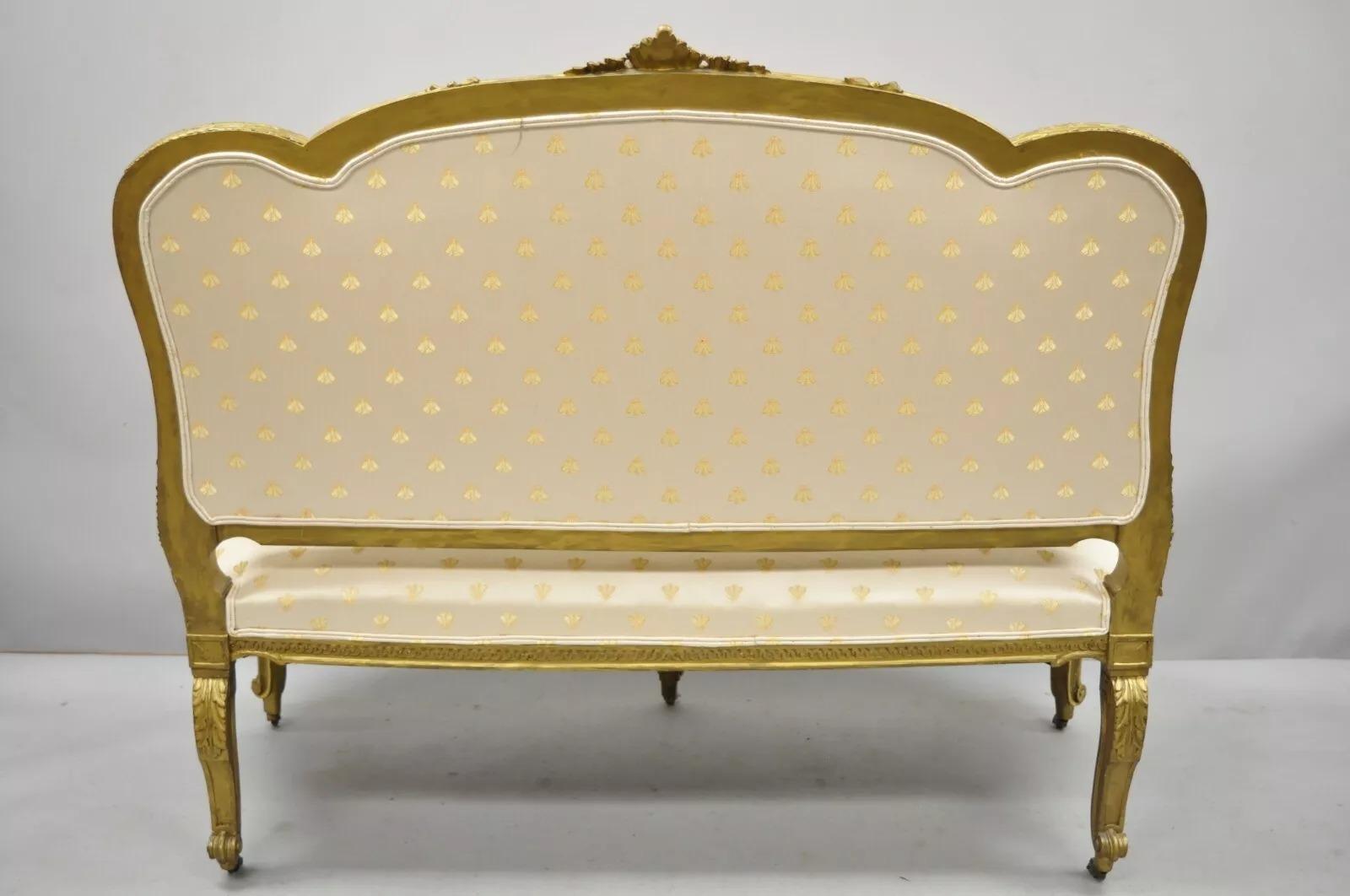 Suite di divani da salotto in legno dorato in stile Luigi XV del XIX secolo - Set di 3 in vendita 5