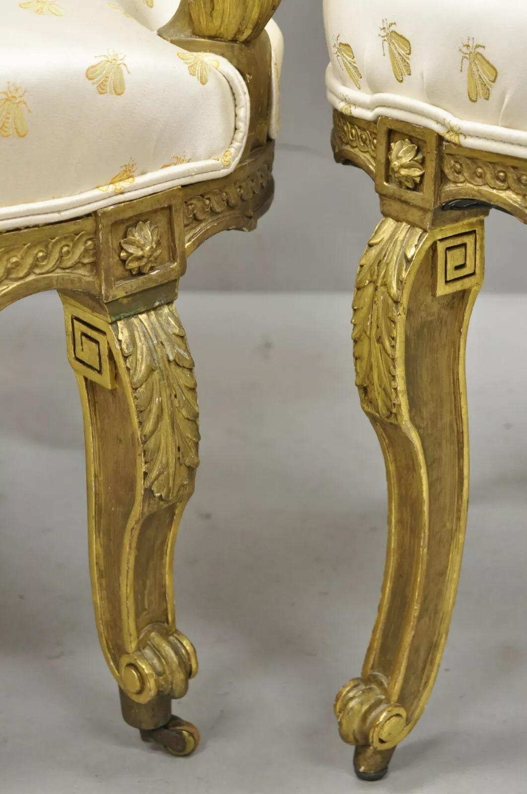 Suite di divani da salotto in legno dorato in stile Luigi XV del XIX secolo - Set di 3 in vendita 6