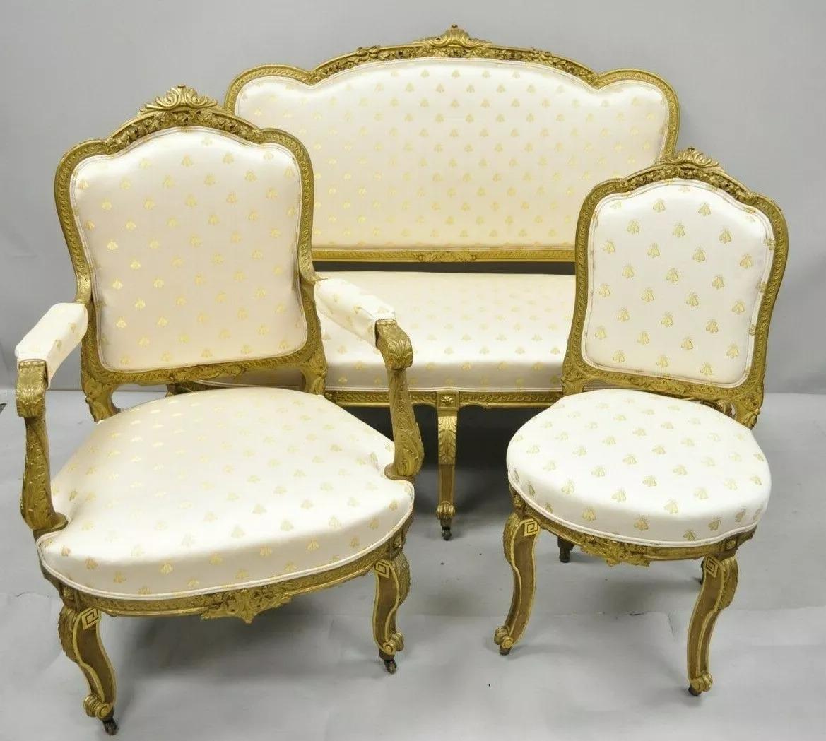 Suite di divani da salotto in legno dorato in stile Luigi XV del XIX secolo - Set di 3 in vendita 7