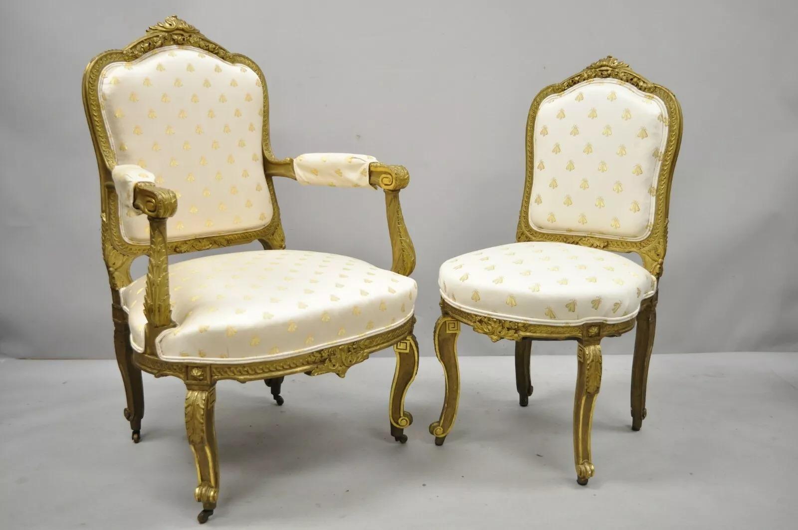Sconosciuto Suite di divani da salotto in legno dorato in stile Luigi XV del XIX secolo - Set di 3 in vendita