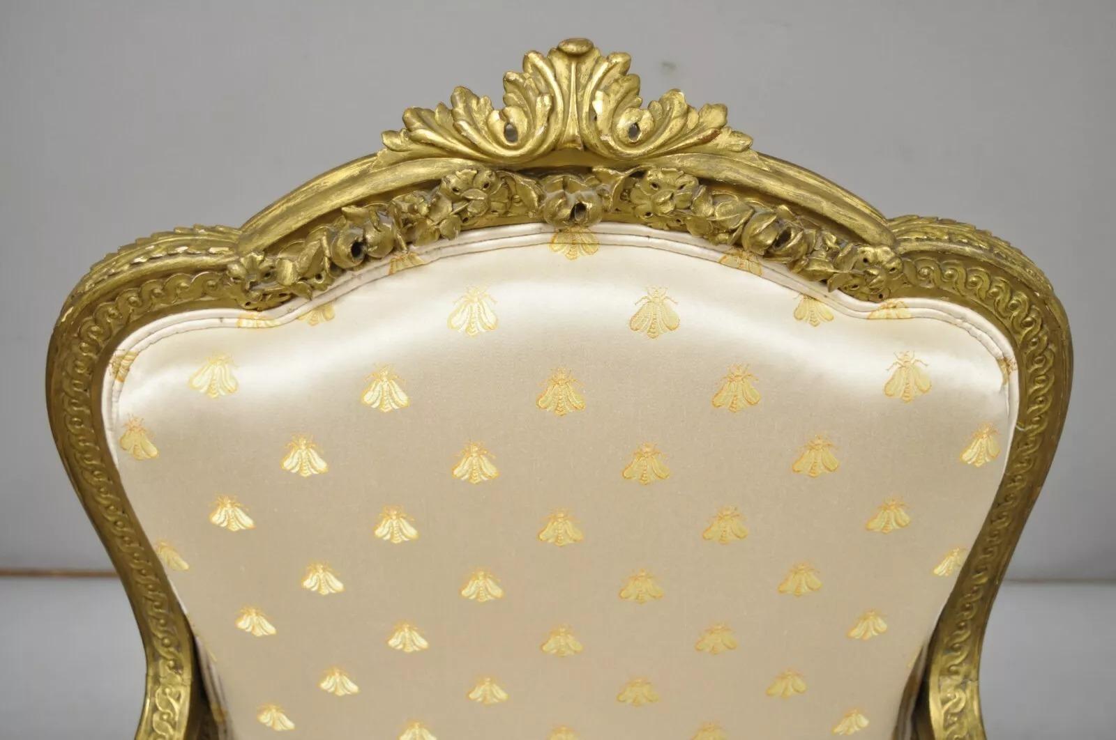 Tessuto Suite di divani da salotto in legno dorato in stile Luigi XV del XIX secolo - Set di 3 in vendita