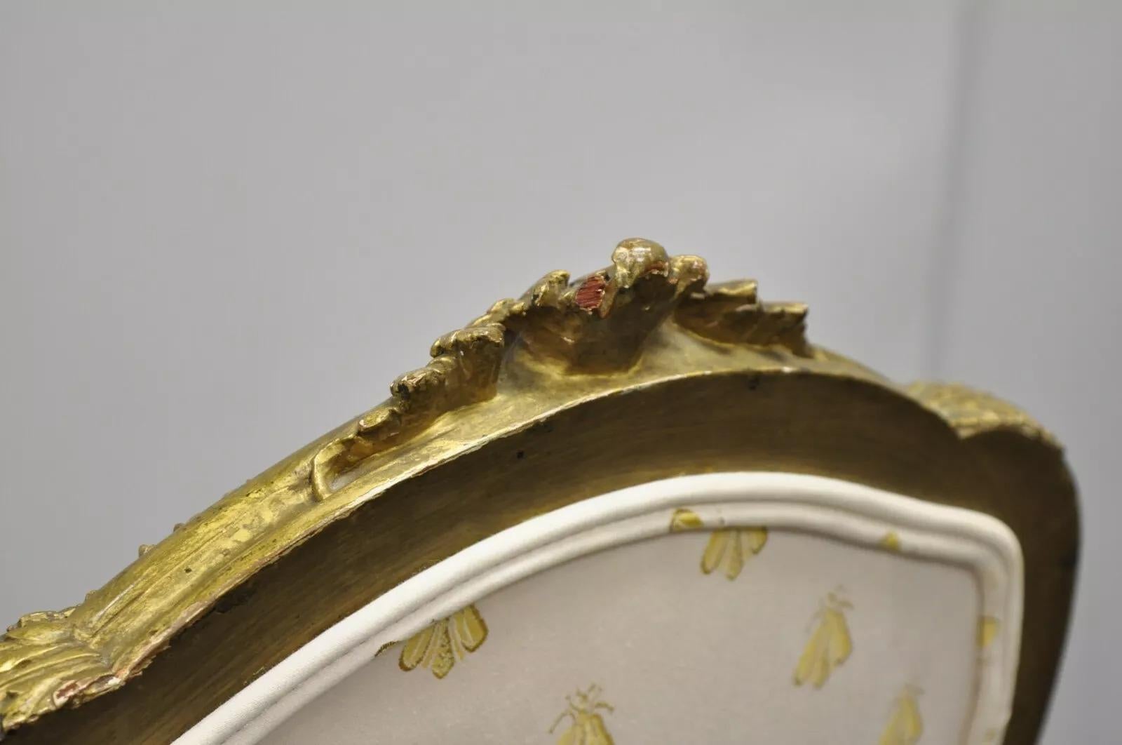 Suite di divani da salotto in legno dorato in stile Luigi XV del XIX secolo - Set di 3 in vendita 2