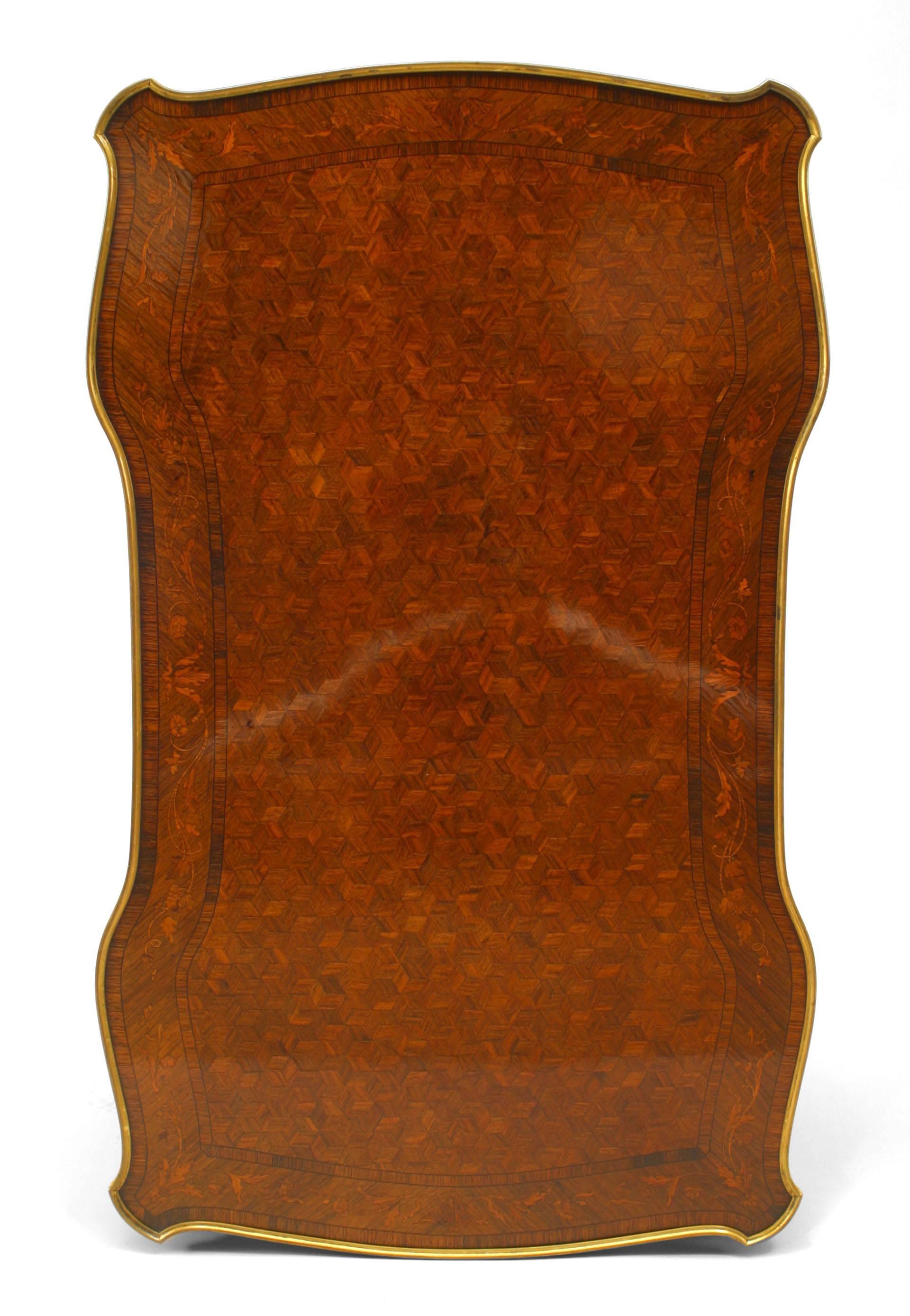 Palissandro Scrivania francese in stile Luigi XV in legno di quercia con intarsi in parquet in vendita