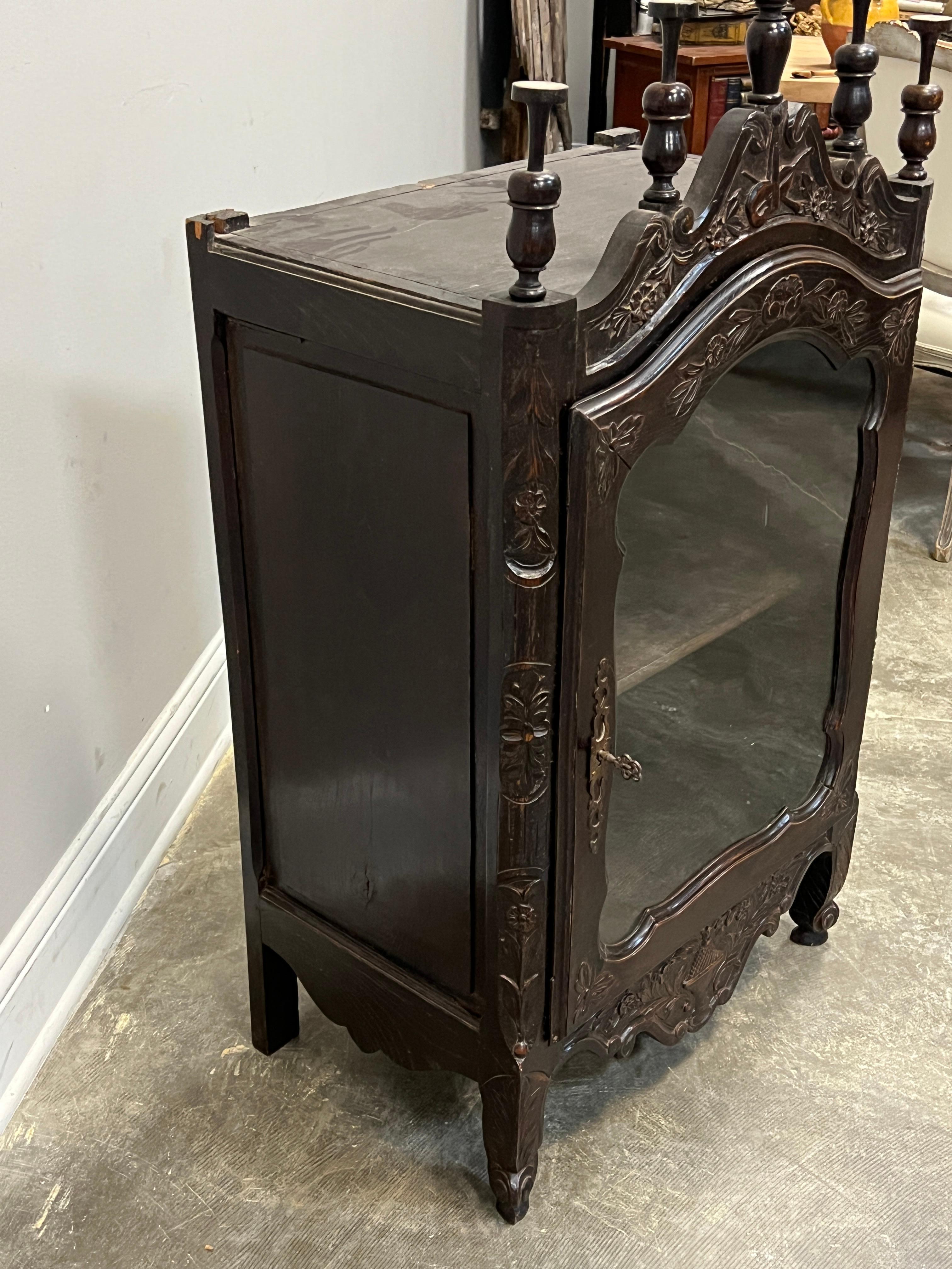 Stained 19th Century French Louis XV Style Vitrine For Sale
