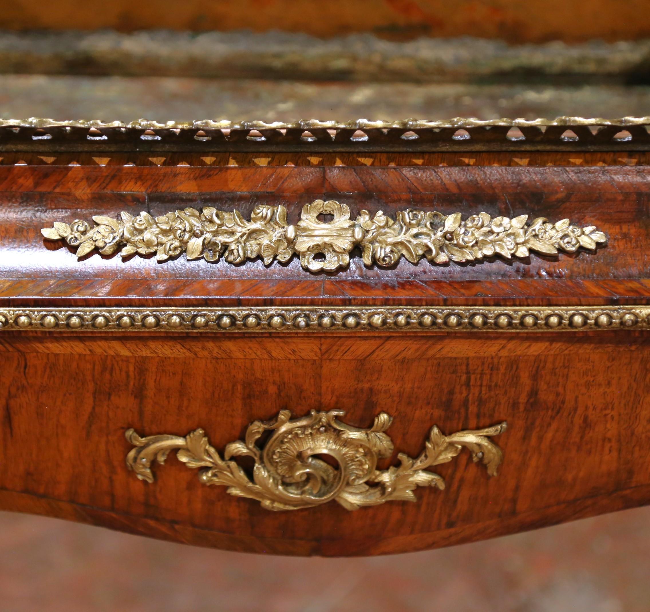 A.I.C. Jardinière en placage Louis XV avec montures en bronze doré et plateau en zinc. en vente 3