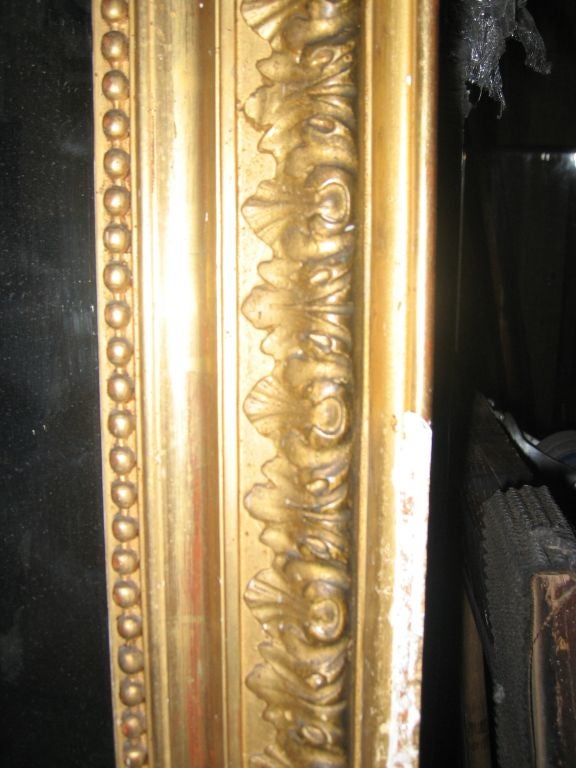 Miroir français du 19ème siècle en bois doré de style Louis XVI Bon état - En vente à Dallas, TX