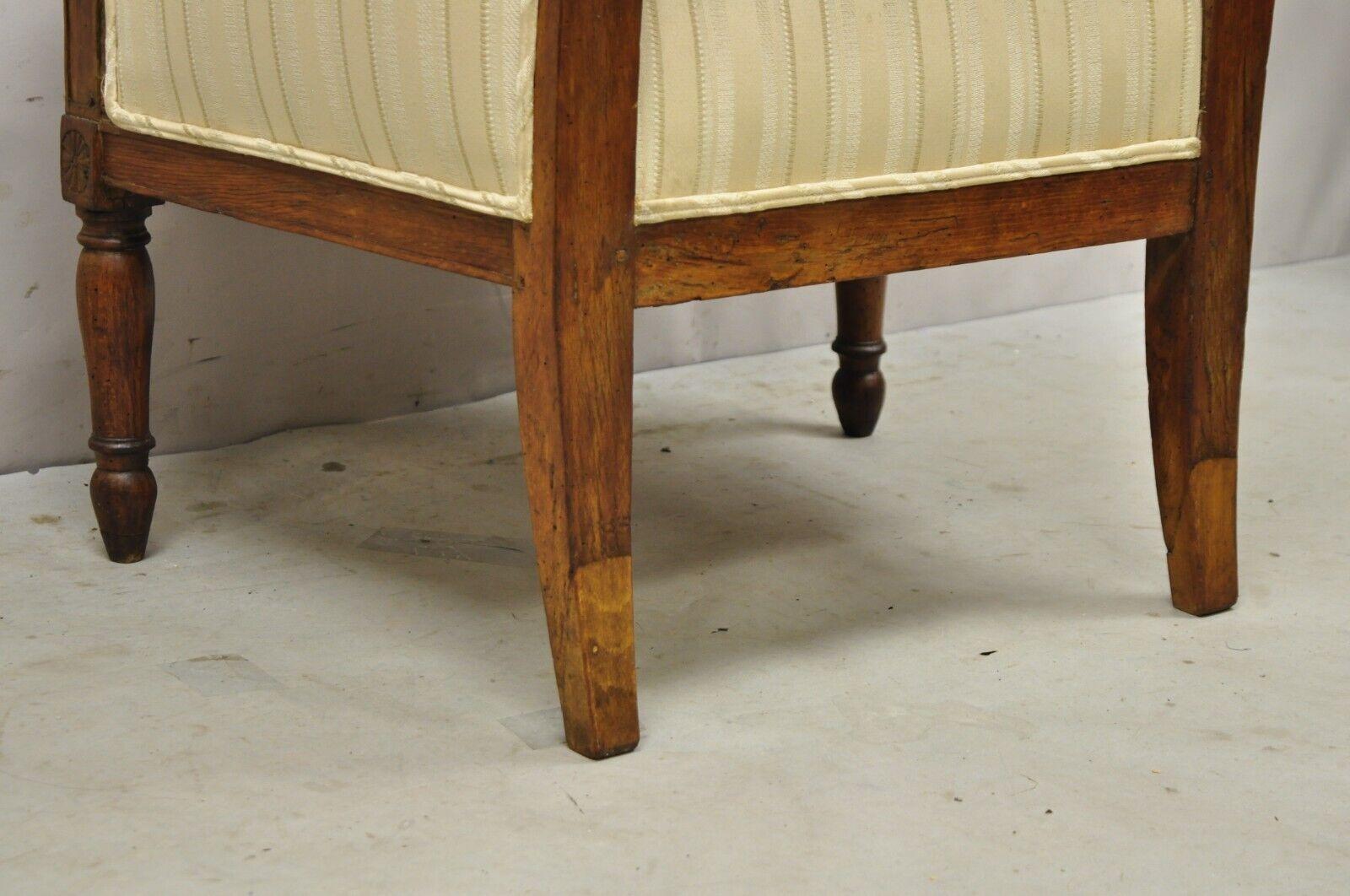 19. Jahrhundert Französisch Louis XVI Neoklassischen Stil Nussbaum Bergere Club Lounge Sessel im Angebot 6