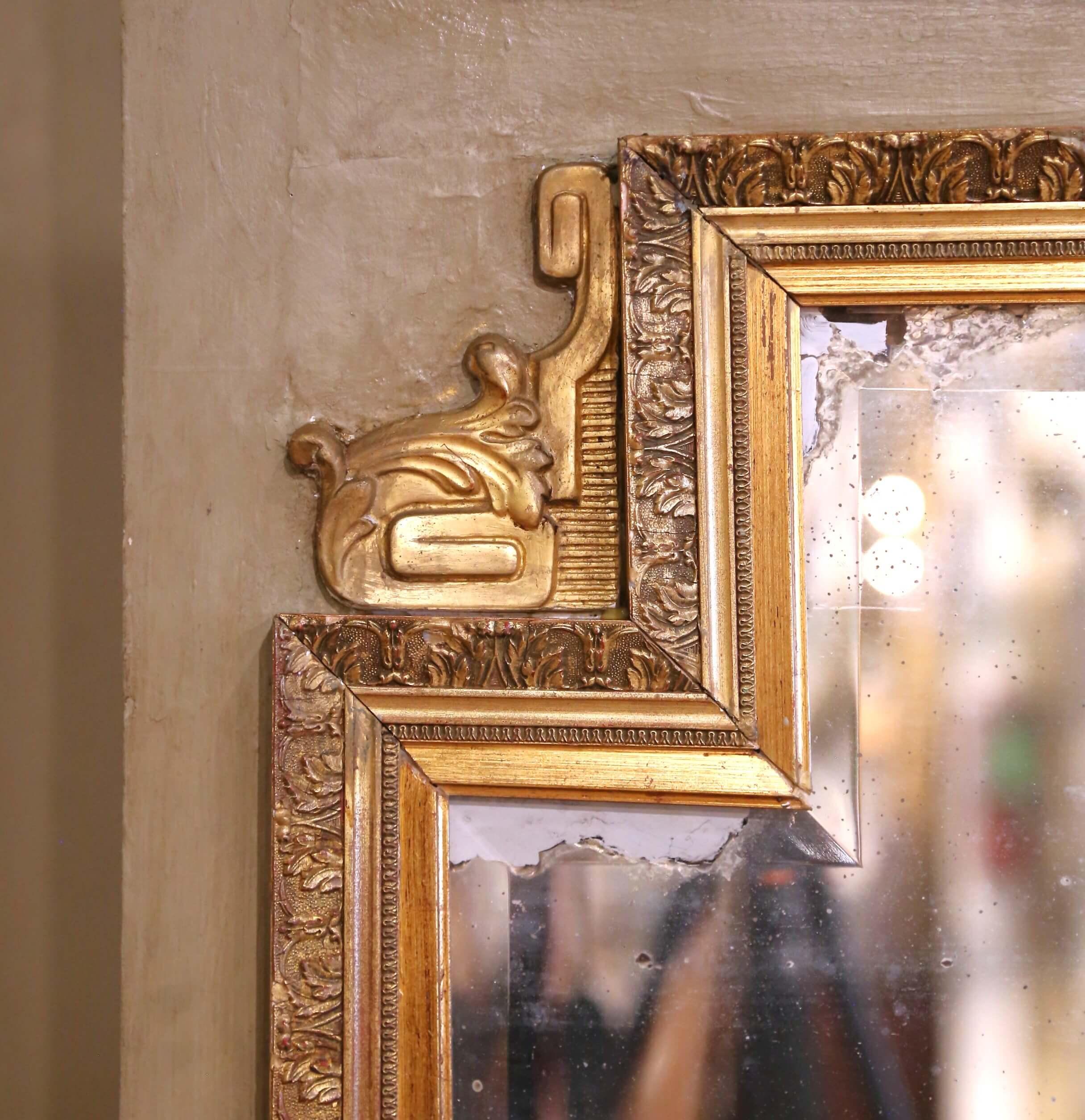 Verre mercuré A.I.C.C. Miroir de Trumeau peint et doré avec verre biseauté, 19ème C. en vente