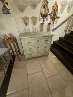 19e s. Commode française peinte de style Louis XVI