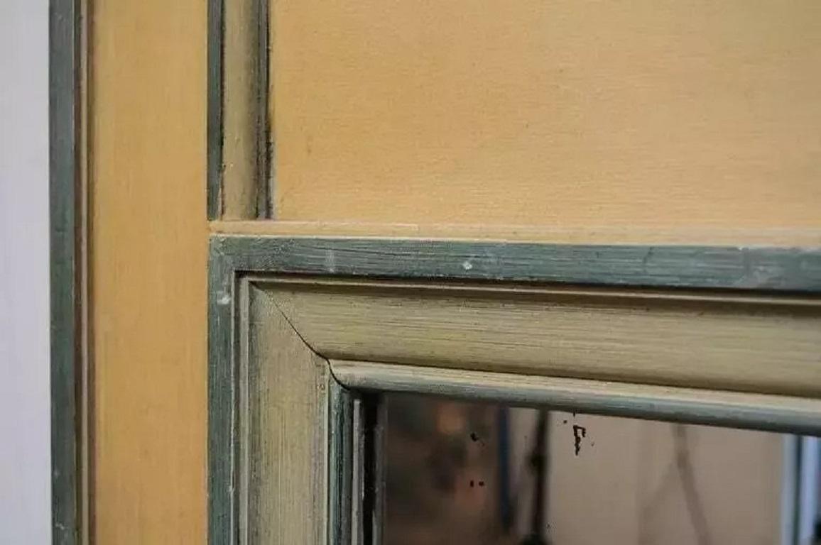Specchio Trumeau grande dipinto a crema in stile Luigi XVI del XIX secolo con cherubini in vendita 3