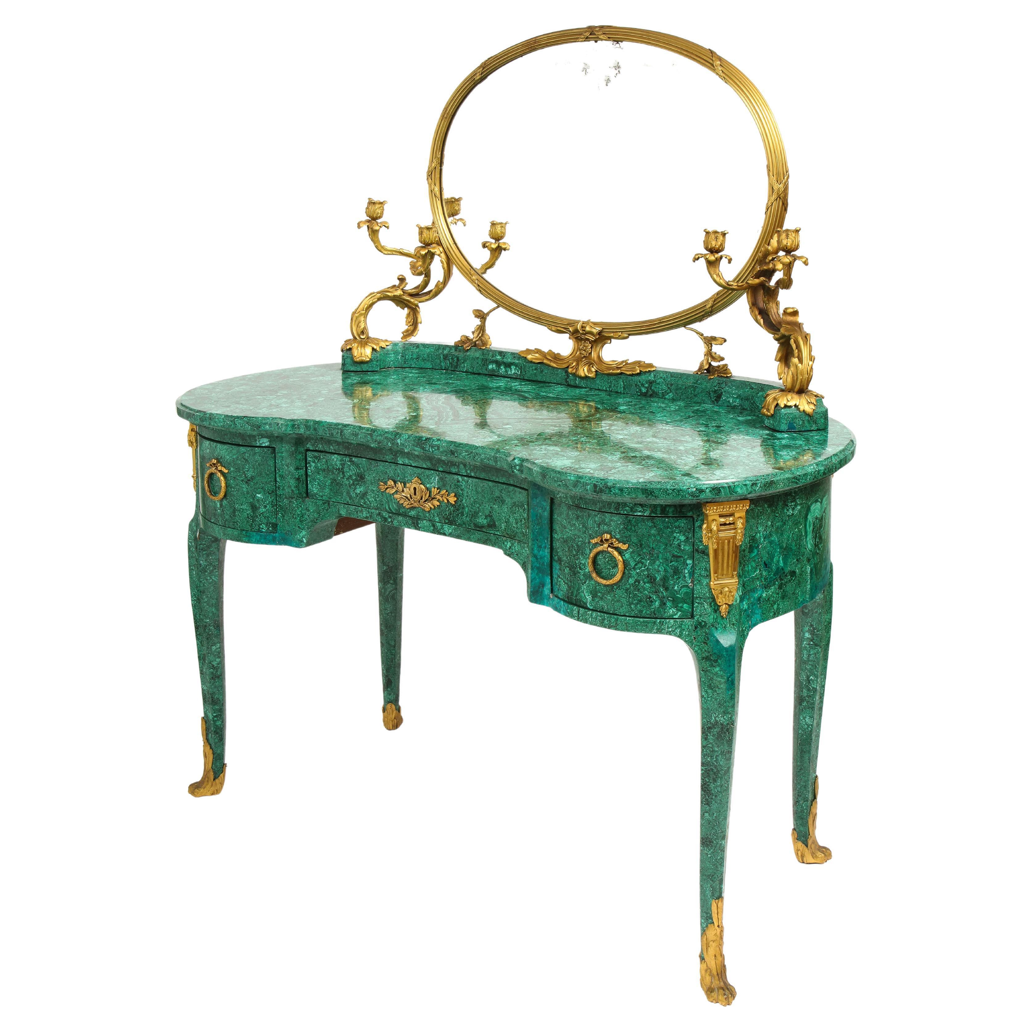 Commode française du 19ème siècle de style Louis XVI en bronze doré avec miroir en malachite en vente