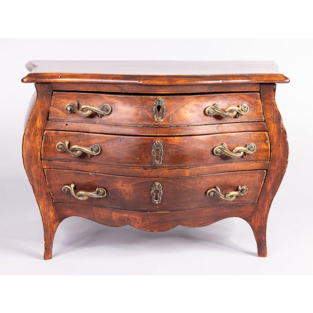 19th C. French Mahogany Salesman Sample Miniature Serpentine Chest of Drawers In Good Condition For Sale In Pearland, TX