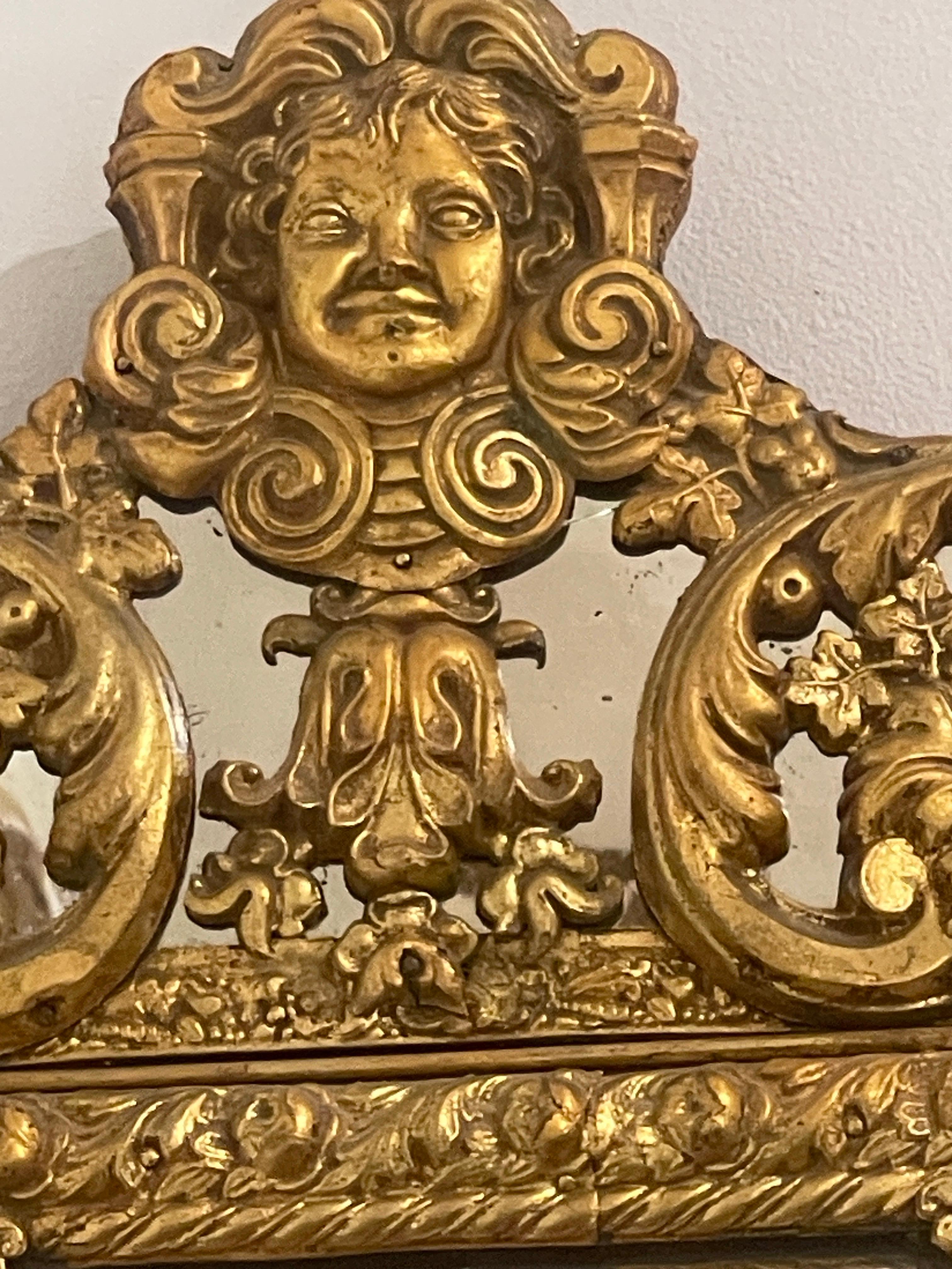 Specchio francese Napoleone III Octogonal Repoussé in ottone del 19° C. in vendita 10