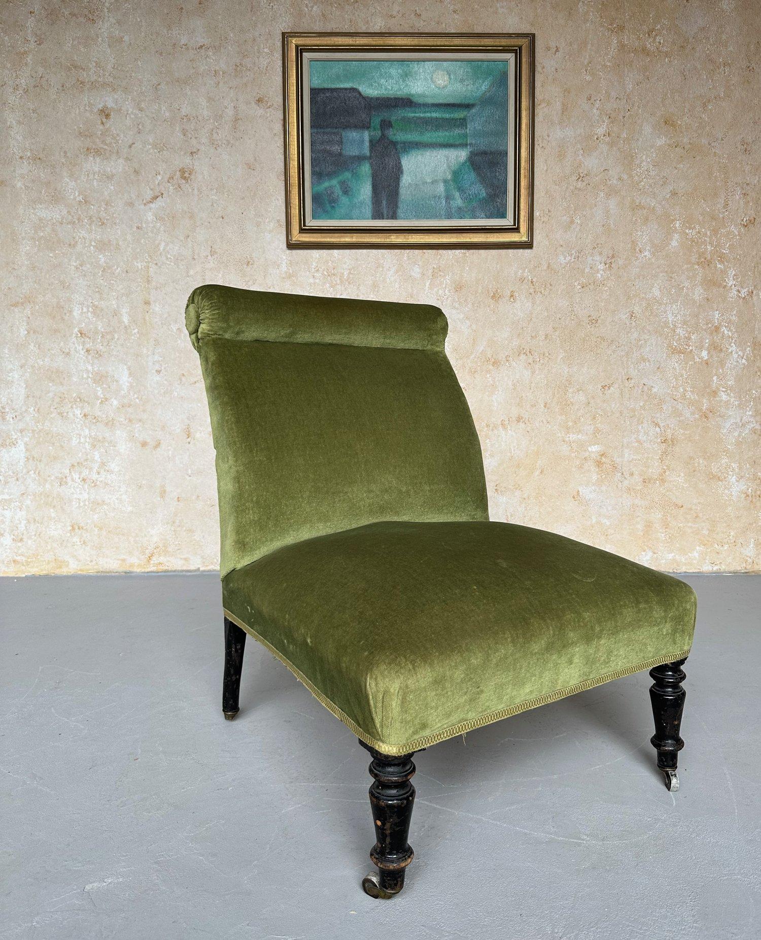19th C. French Napoleon III Slipper Chair in Green Velvet 7