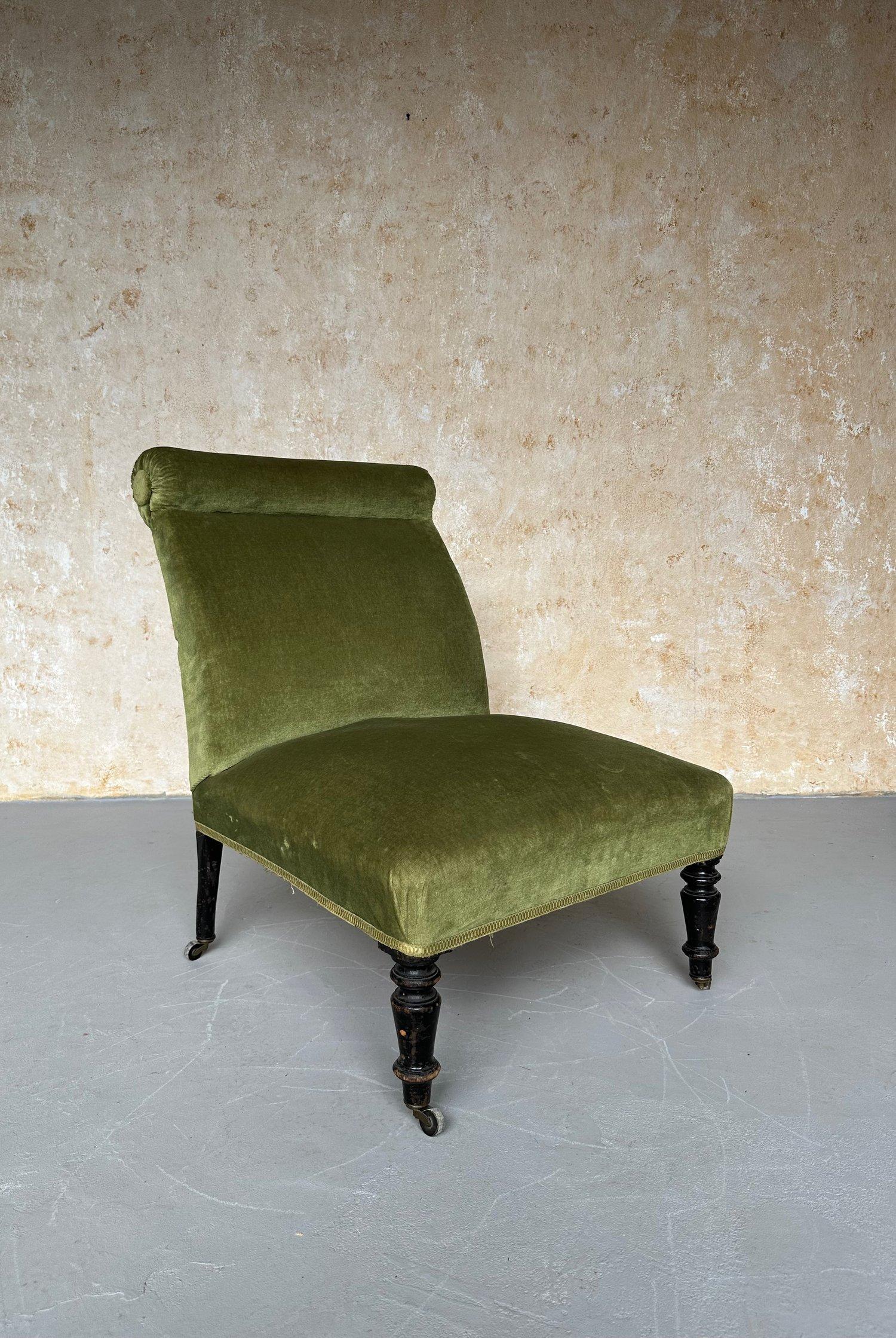 19th C. French Napoleon III Slipper Chair in Green Velvet 3