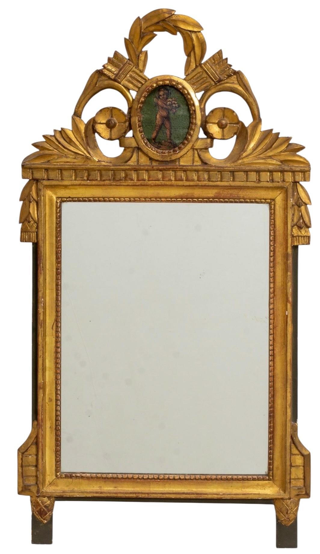 Siglo XIX Espejo de pared neoclásico francés de madera dorada con putti pintado en venta 2