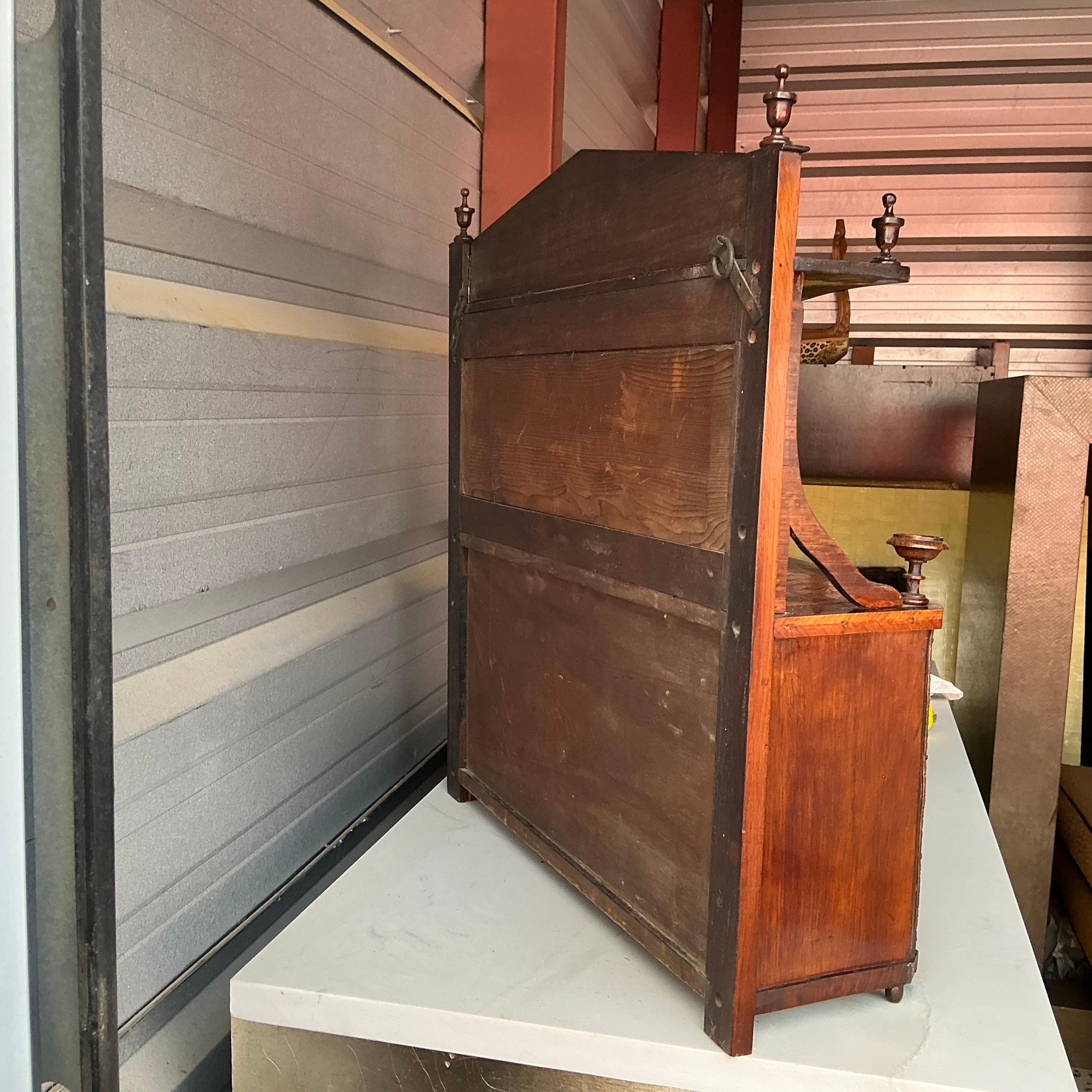 19th-C. French Neo-Classical Style Display Cabinet W/ Marquetry For Sale 2
