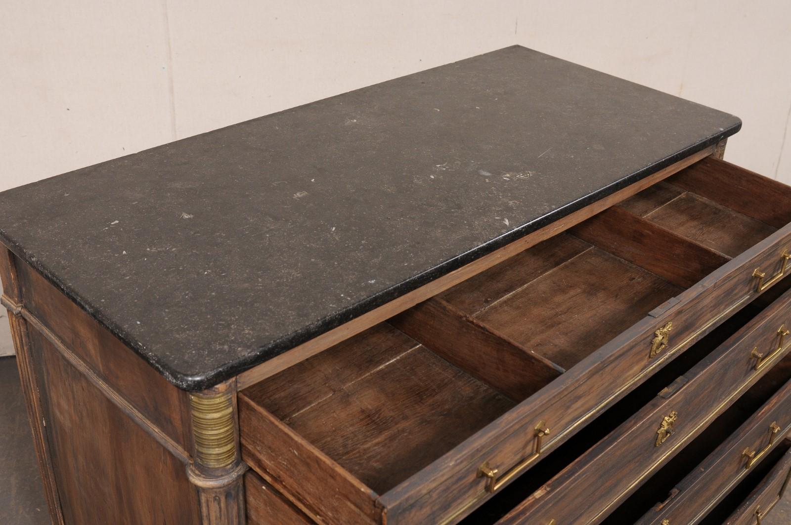 A.I.C. francese del XIX secolo con piano in pietra nera e ferramenta in ottone In condizioni buone in vendita a Atlanta, GA