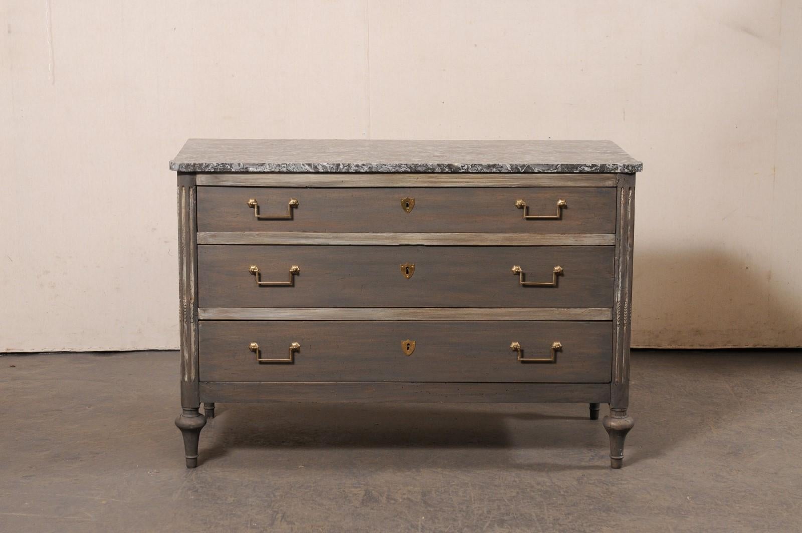 A.I.C. francese del XIX secolo con piano in marmo e ferramenta in ottone, grigio in vendita 6
