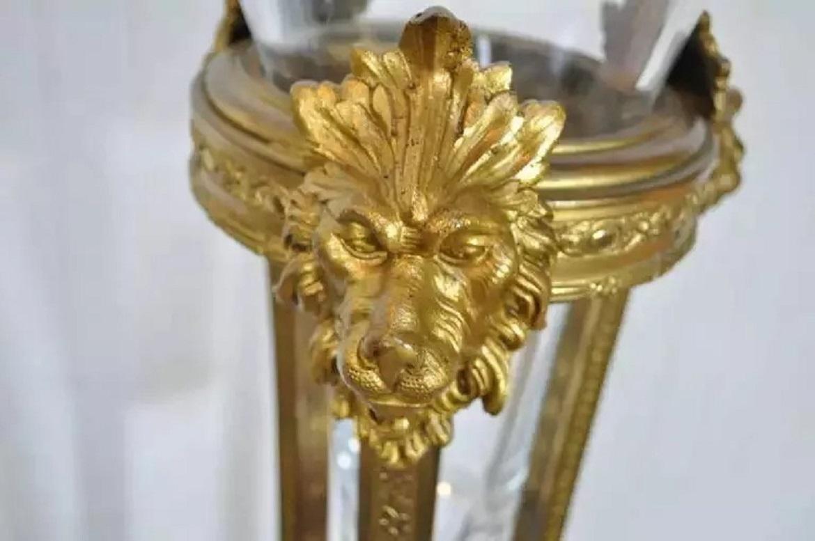 Neoclassico C.C. francese del XIX secolo, Leone Figurato in Bronzo, Piantana Vaso Piedistallo in vendita